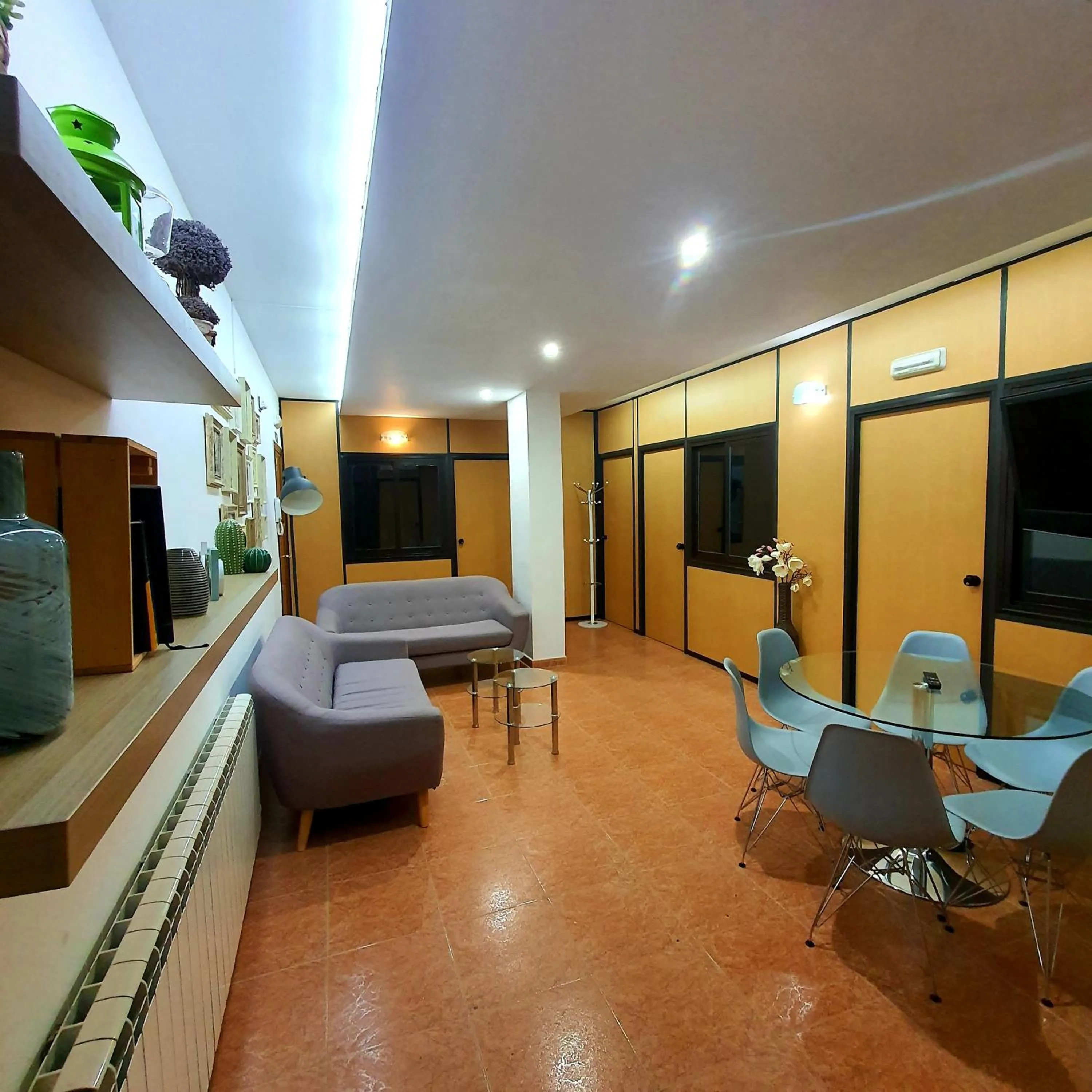 San Jorge, Parking Privado Gratis