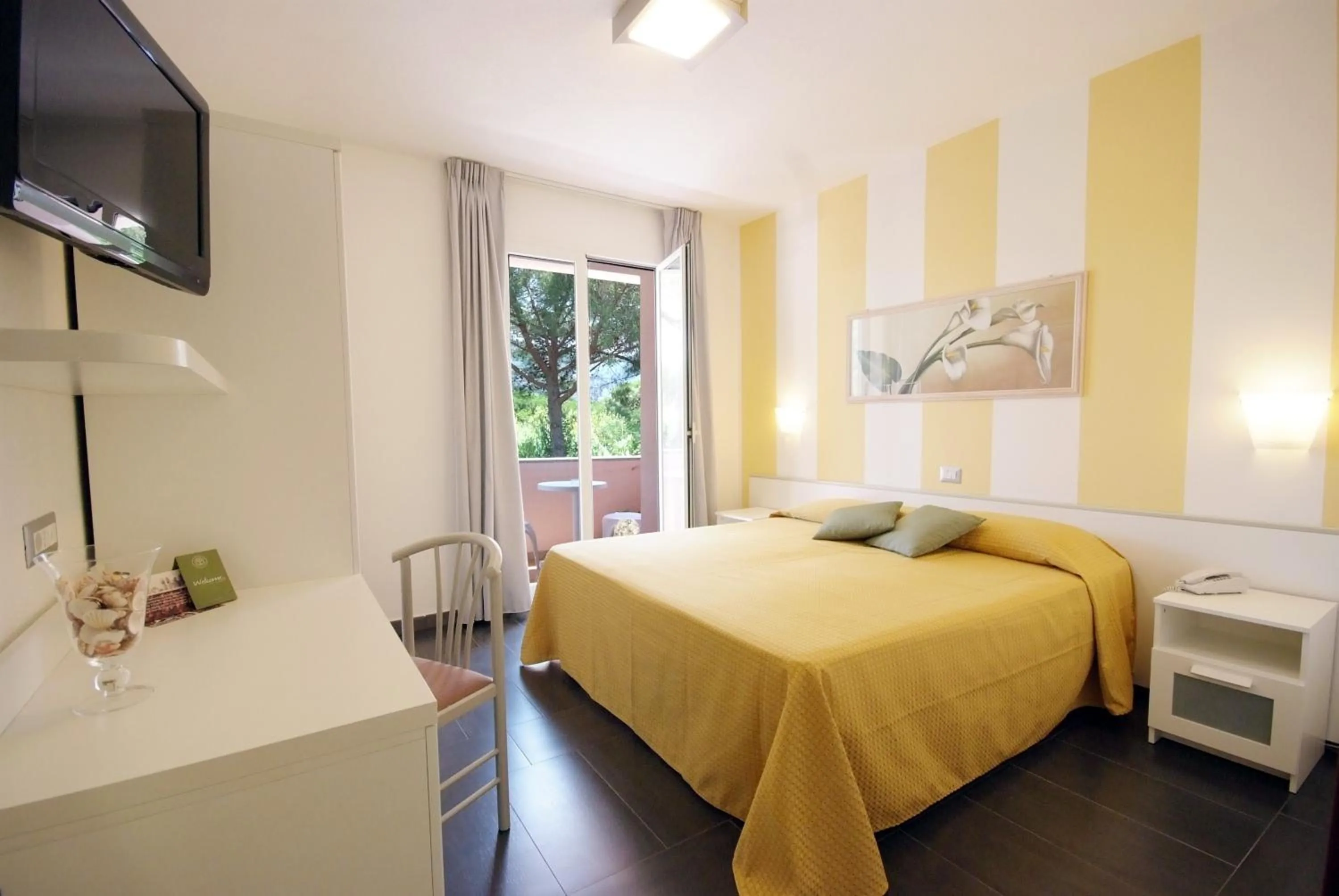 Double or Twin Room with Balcony in Hotel dei Coralli