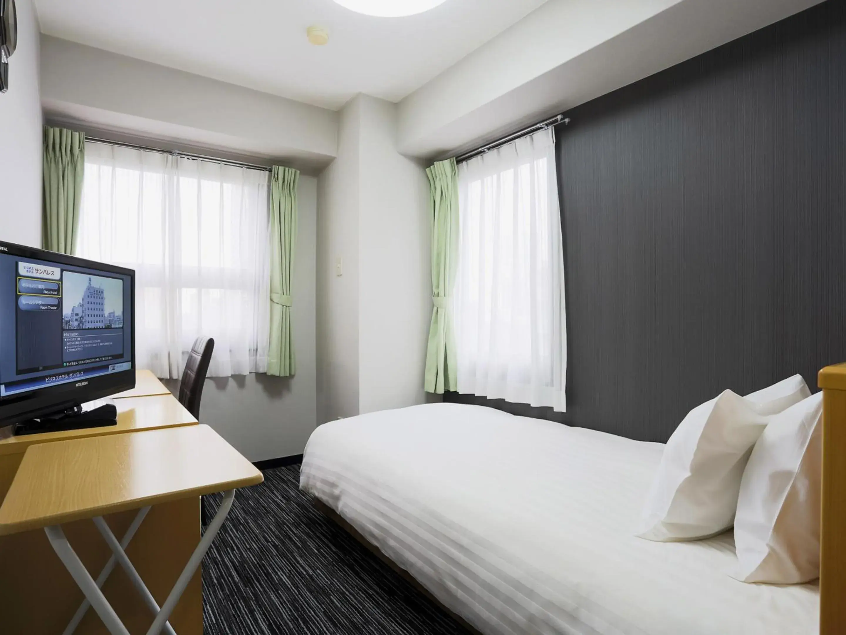 Bedroom, Bed in Business Hotel Sunpalace Bedroom, Bed in Business Hotel Sunpalace