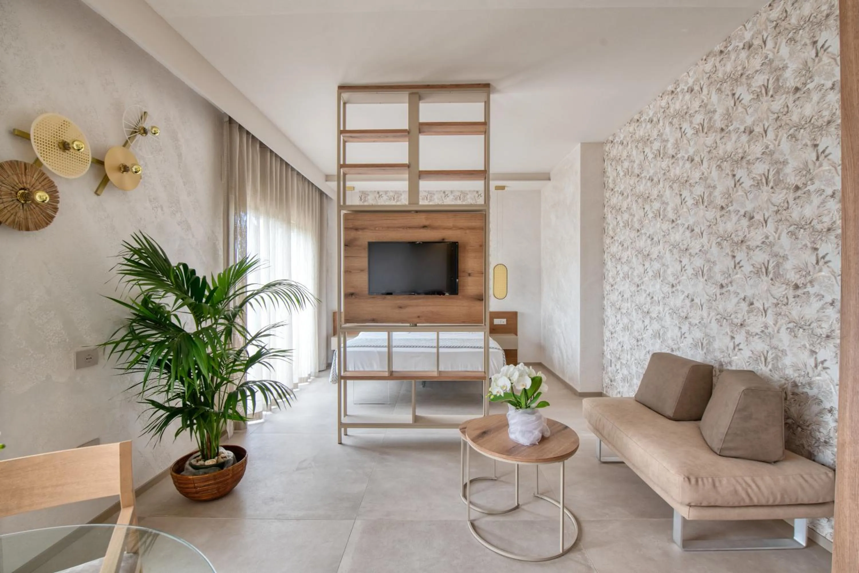 TV and multimedia in Hotel Globus, Sure Hotel Collection by Best Western