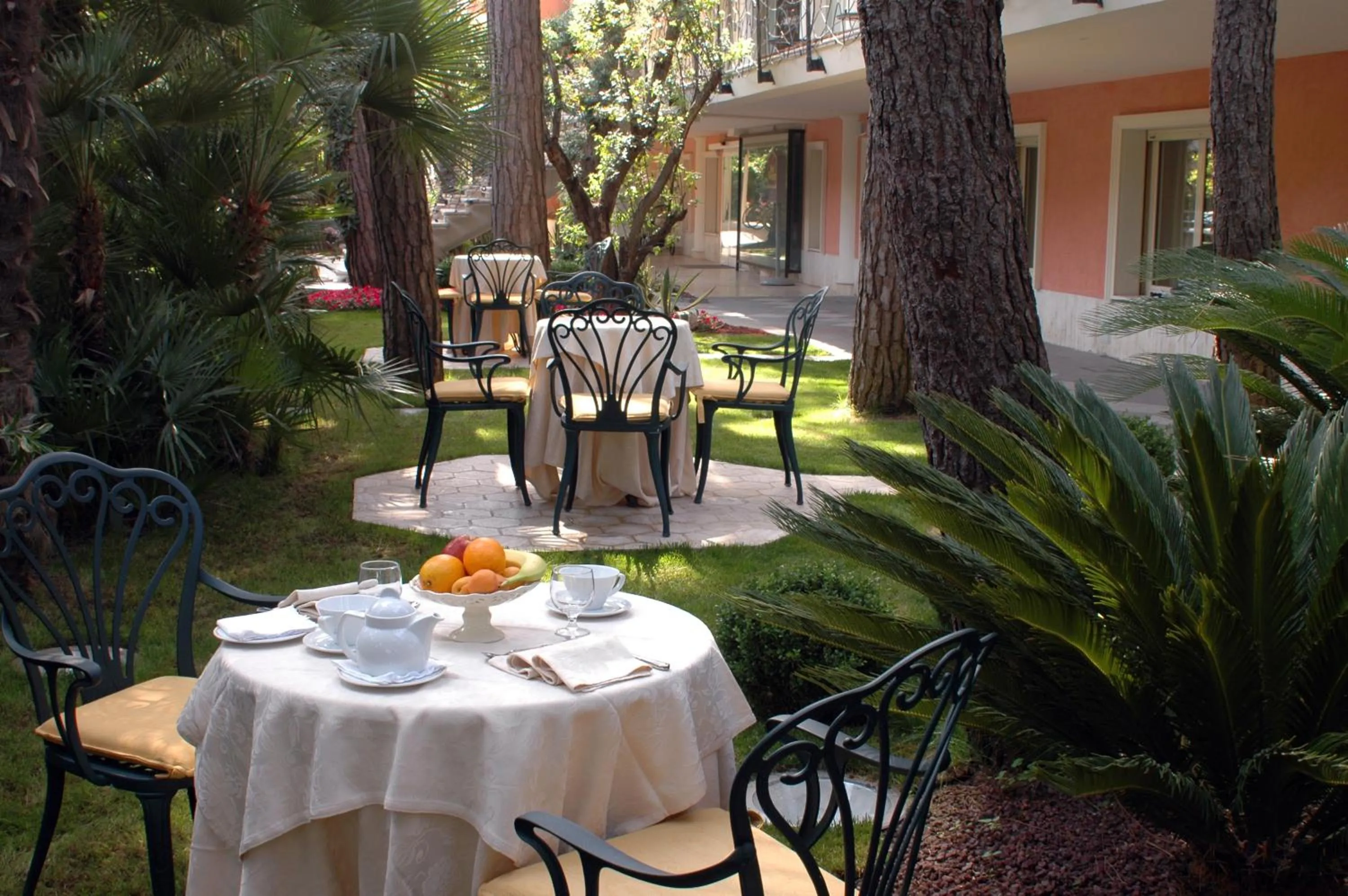 Garden in Hotel Globus, Sure Hotel Collection by Best Western