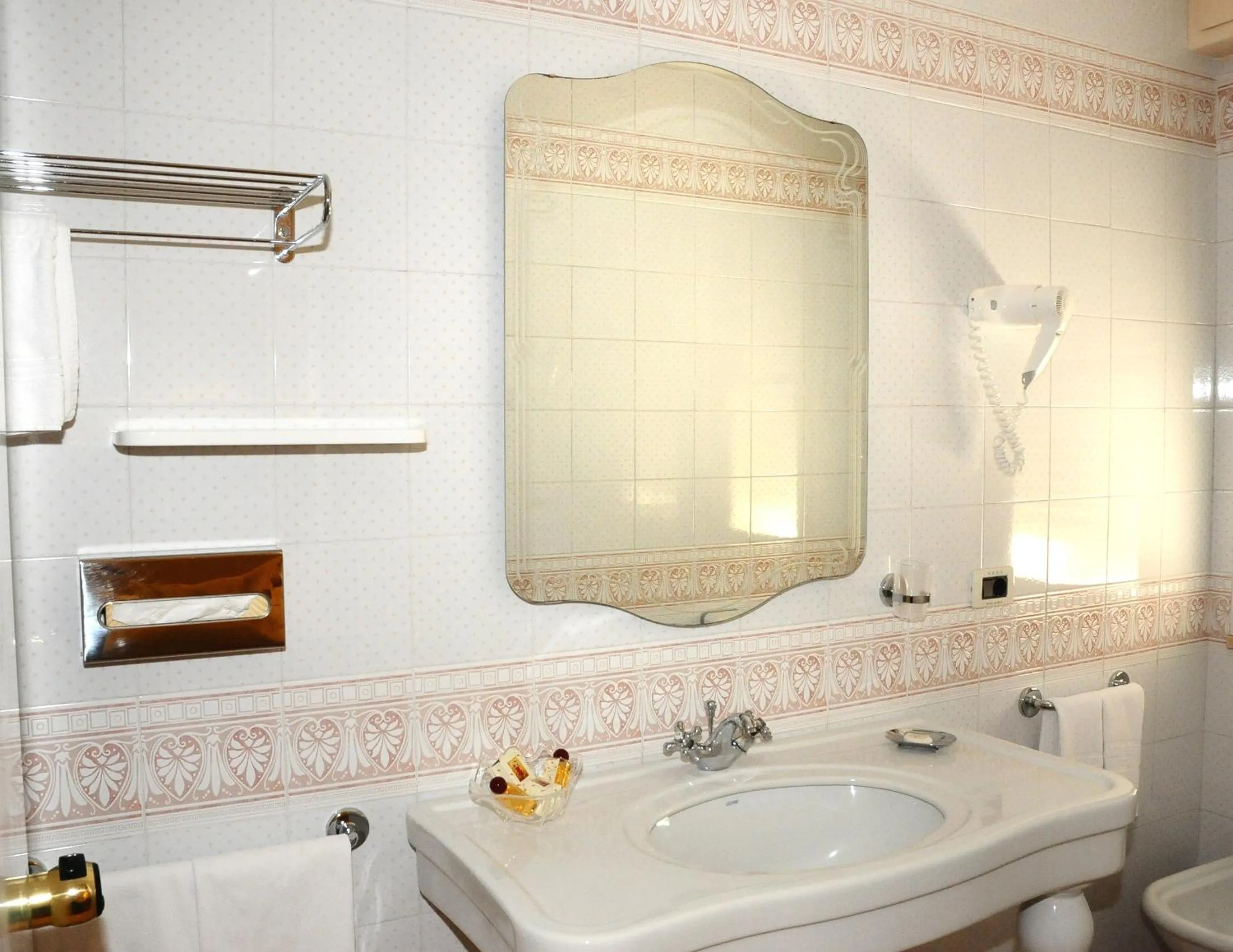 Bathroom in Hotel Globus, Sure Hotel Collection by Best Western