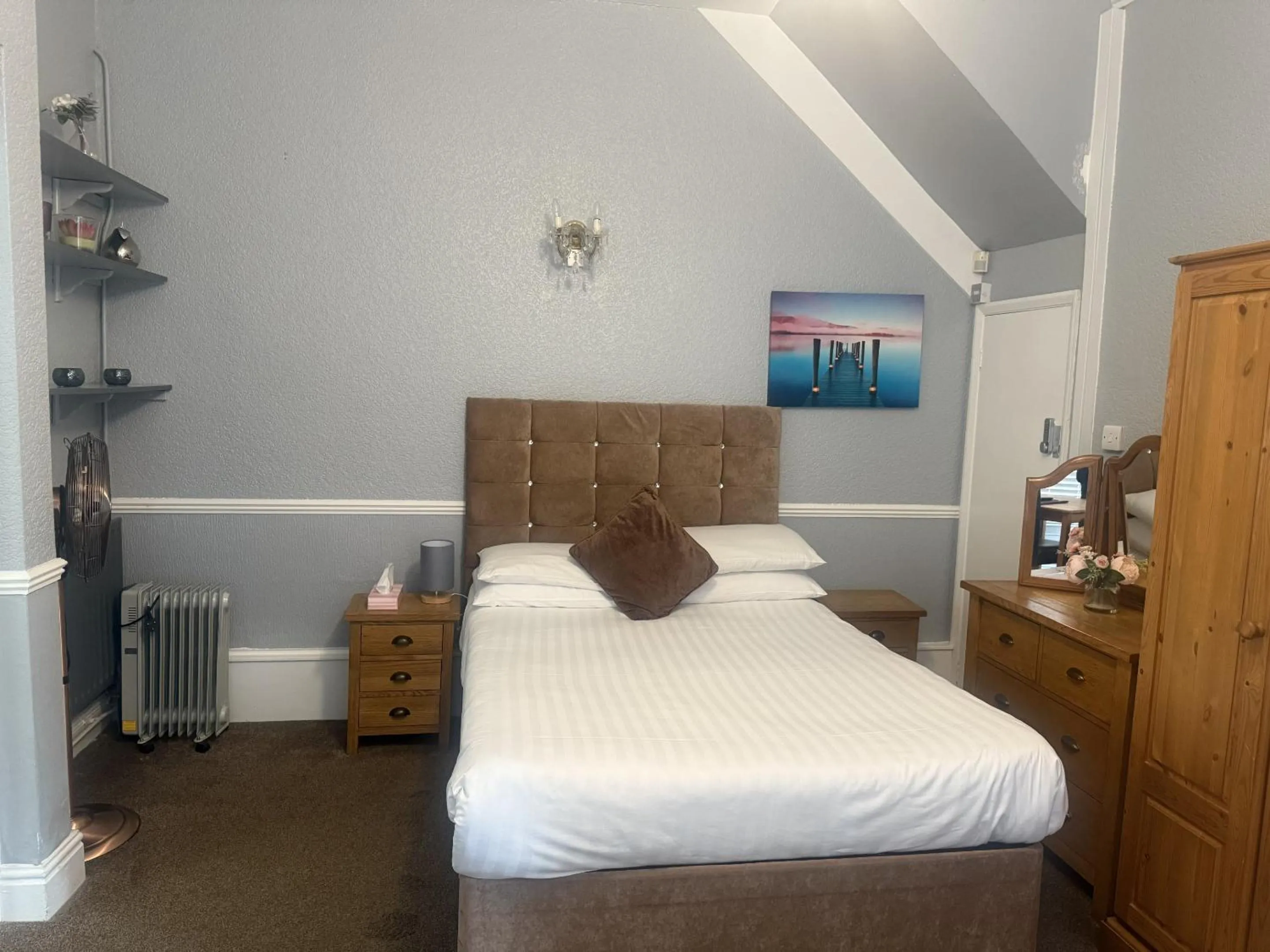 Bedroom, Bed in Diamonds Villa near York Hospital
