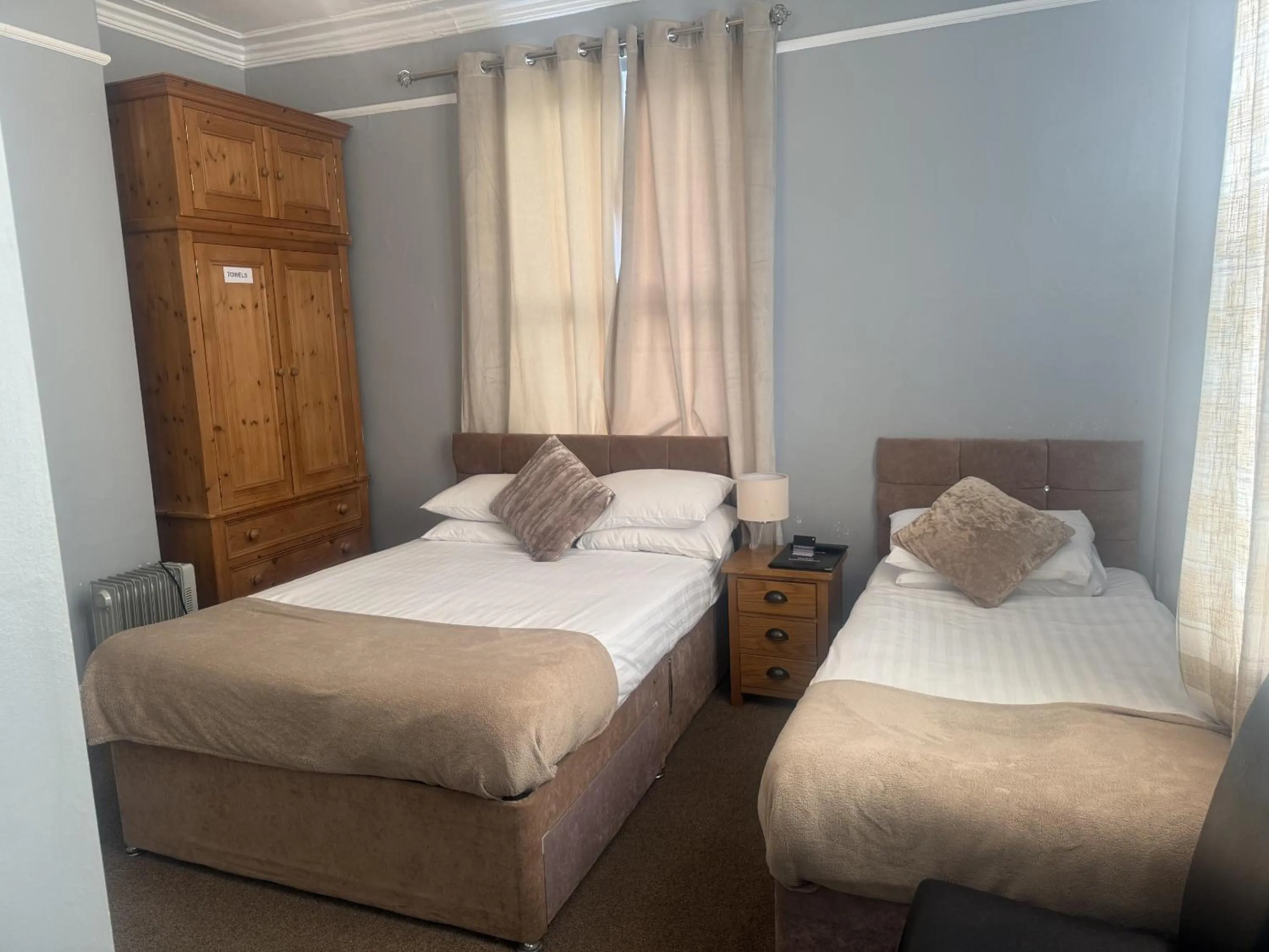 Bedroom, Bed in Diamonds Villa near York Hospital