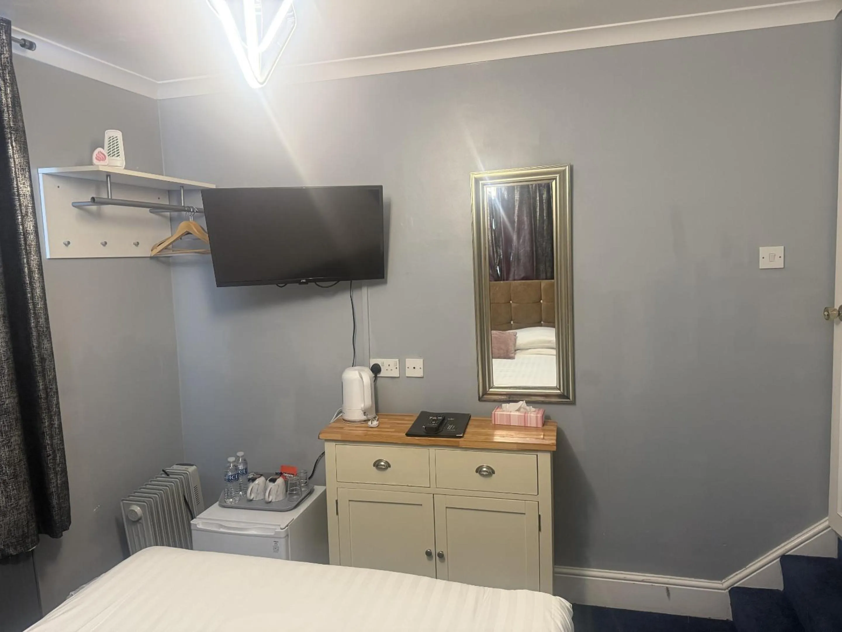 Bedroom, Bed in Diamonds Villa near York Hospital