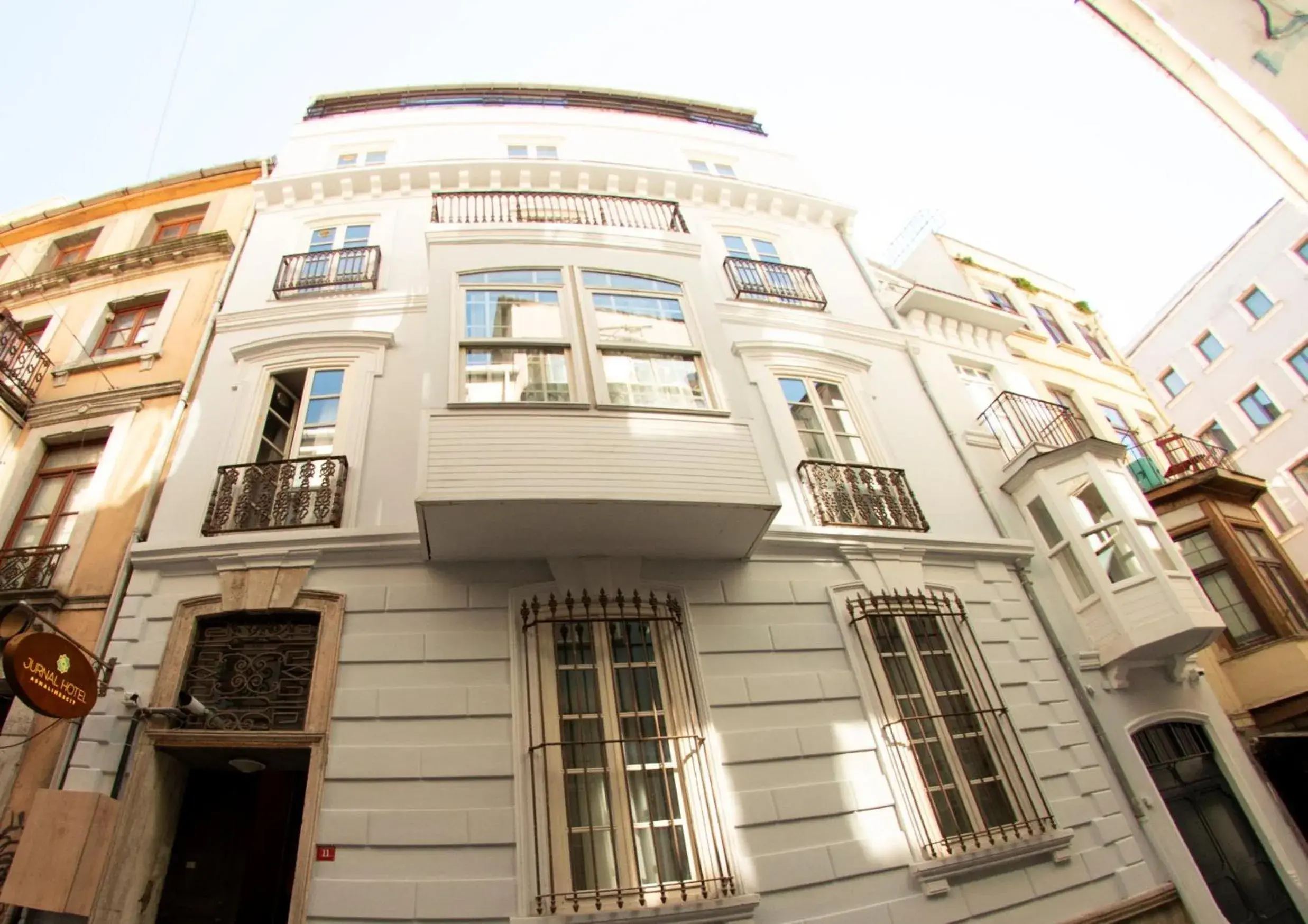 Property building in Jurnal Hotel Property building in Jurnal Hotel