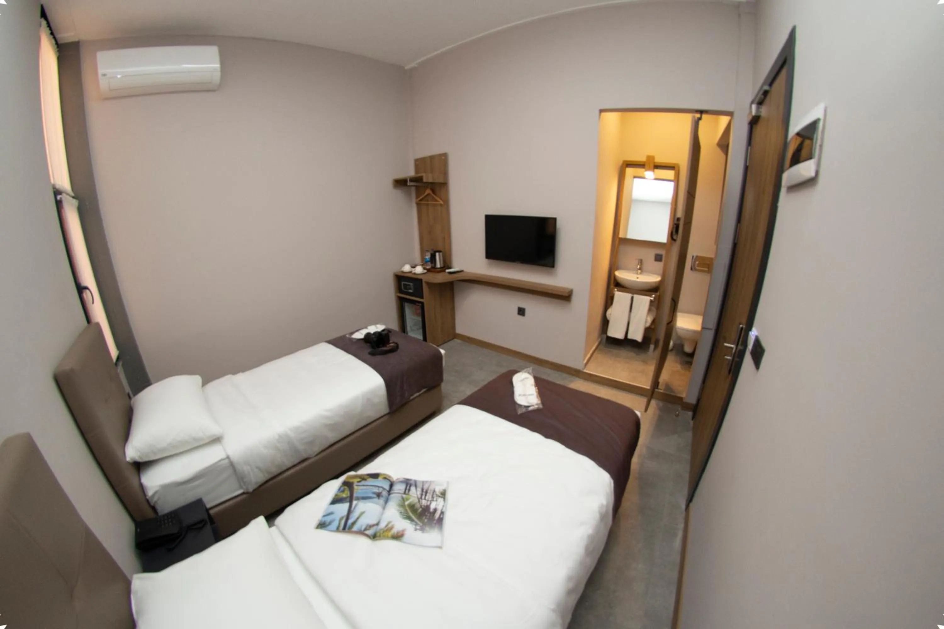 Photo of the whole room, Bed in Jurnal Hotel