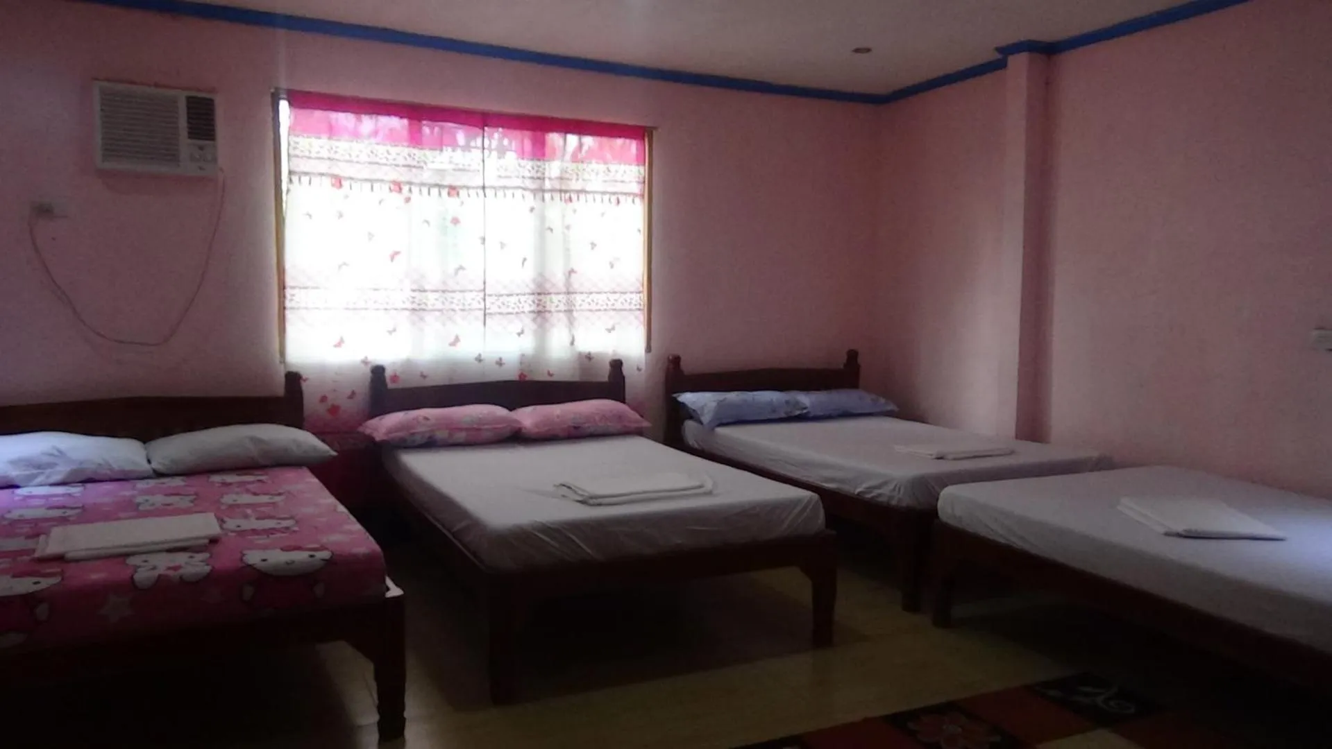 Photo of the whole room in Villa Corrales Homestay
