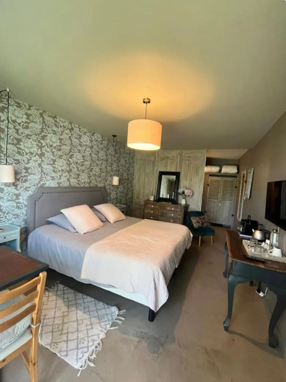 Photo of the whole room, Bed in Au gré des vents