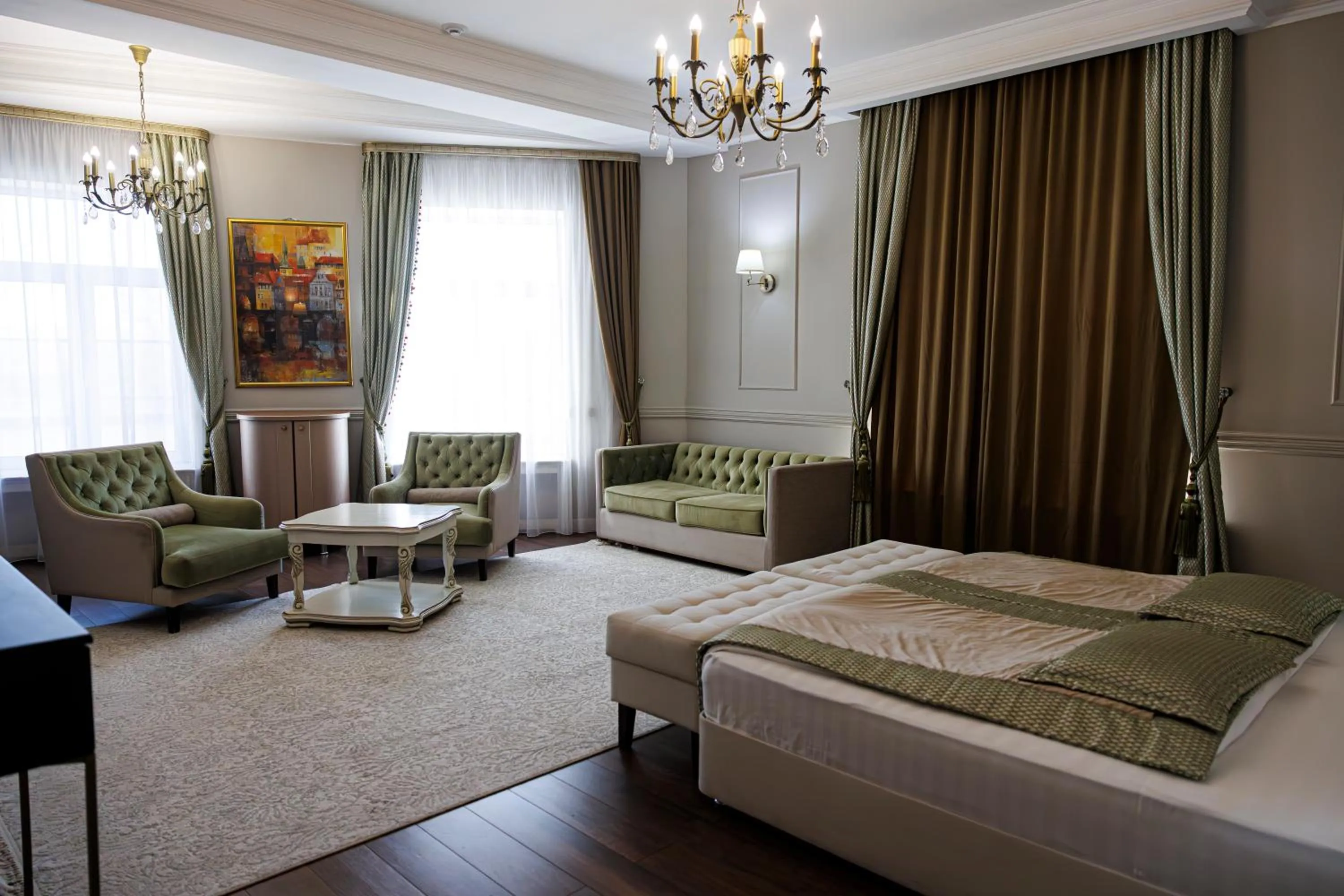 Photo of the whole room, Bed in Royal BV