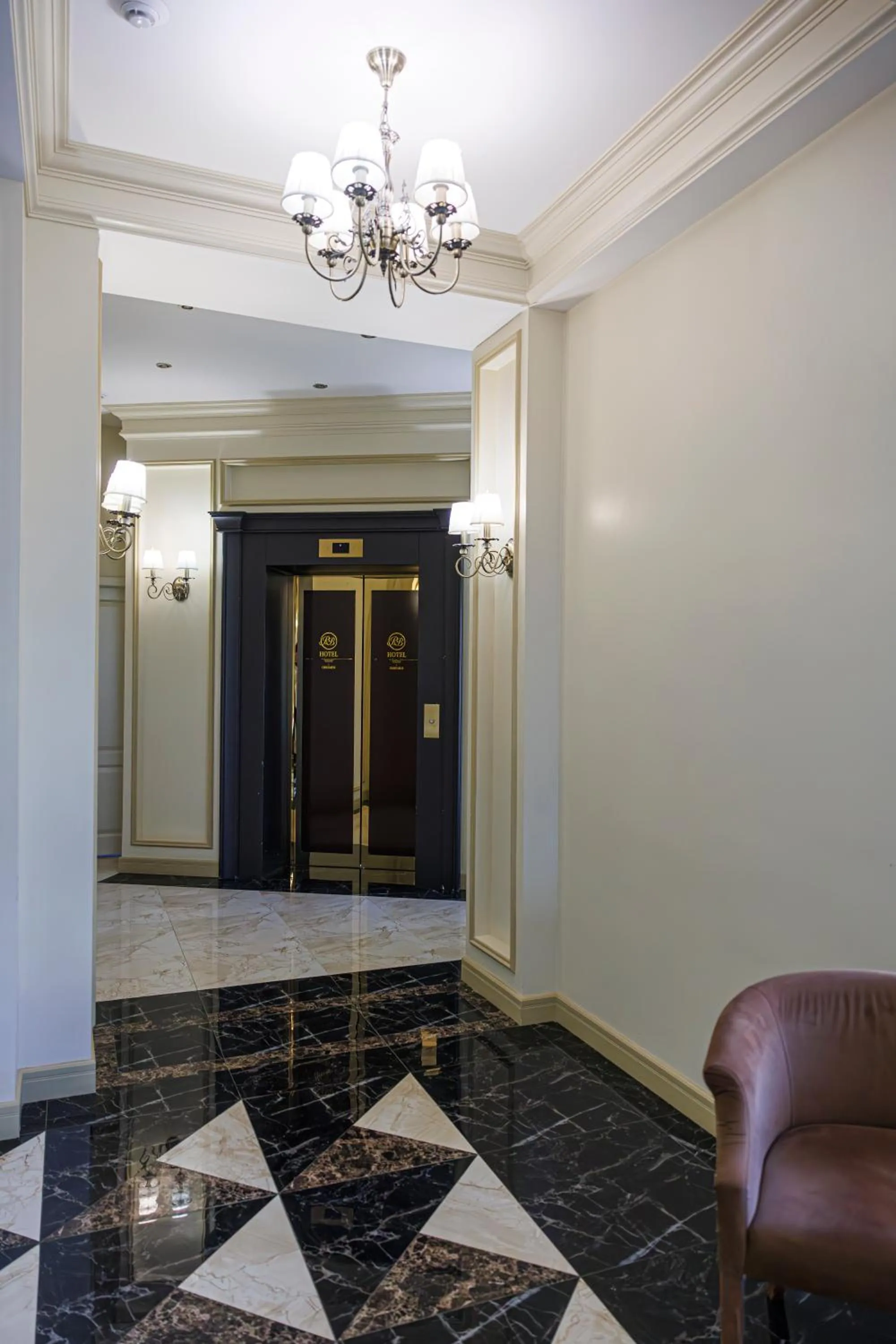 Decorative detail in Royal BV