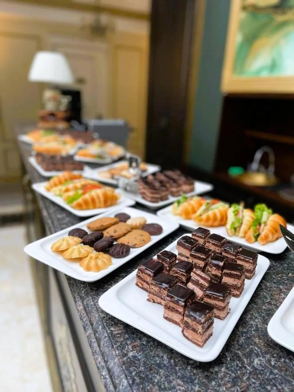 Restaurant/places to eat in Royal BV