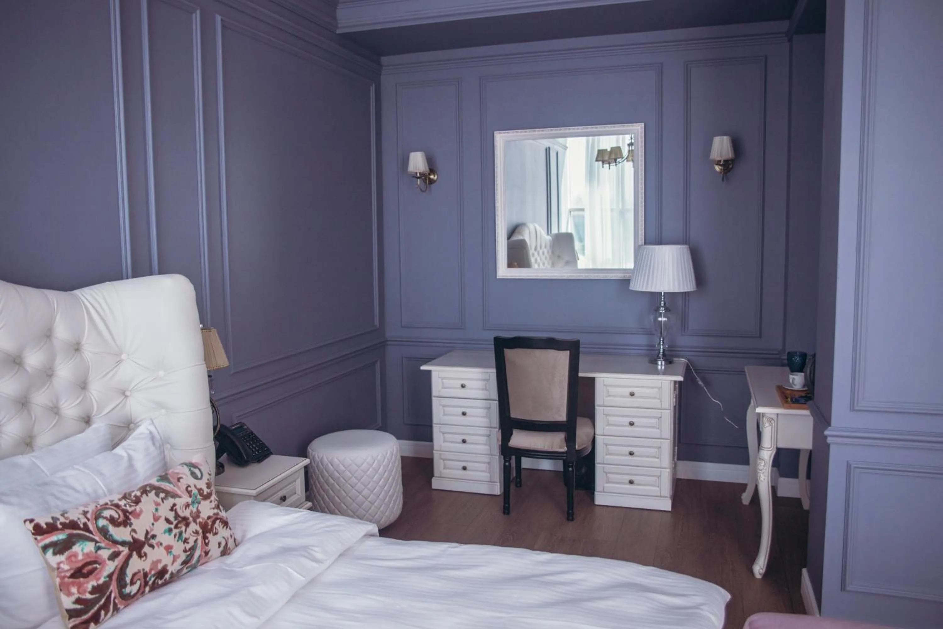 Bedroom, Bed in Royal BV
