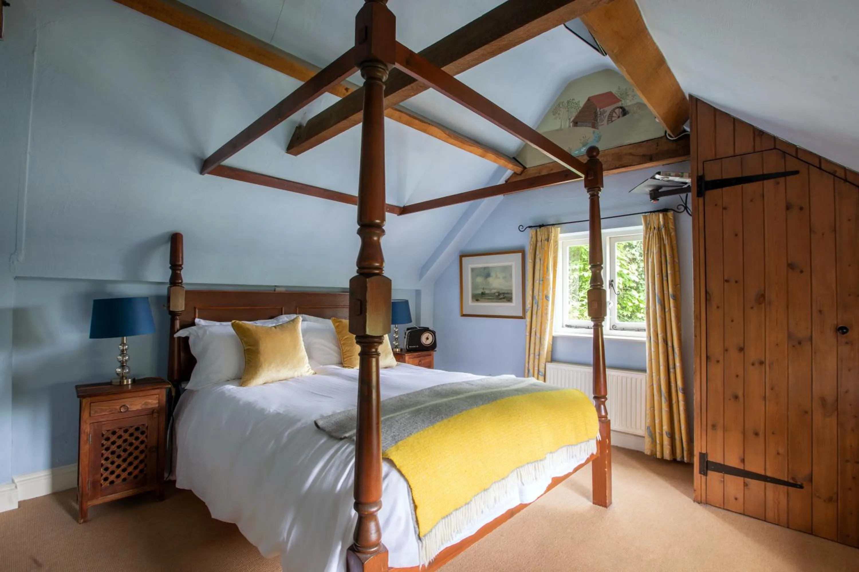 Bed in The Griffin Inn