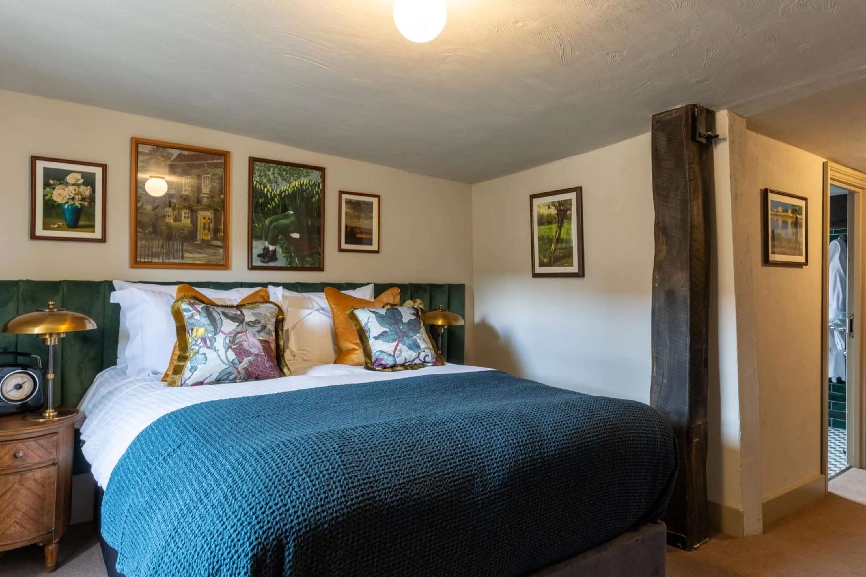 Bedroom, Bed in The Griffin Inn