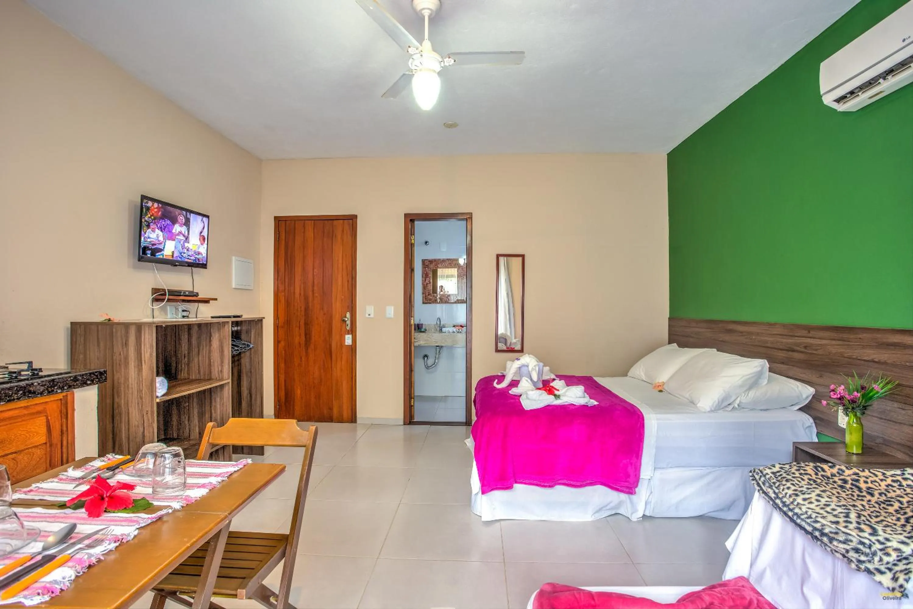 Photo of the whole room, Bed in i9 Embaú Flats & Suites