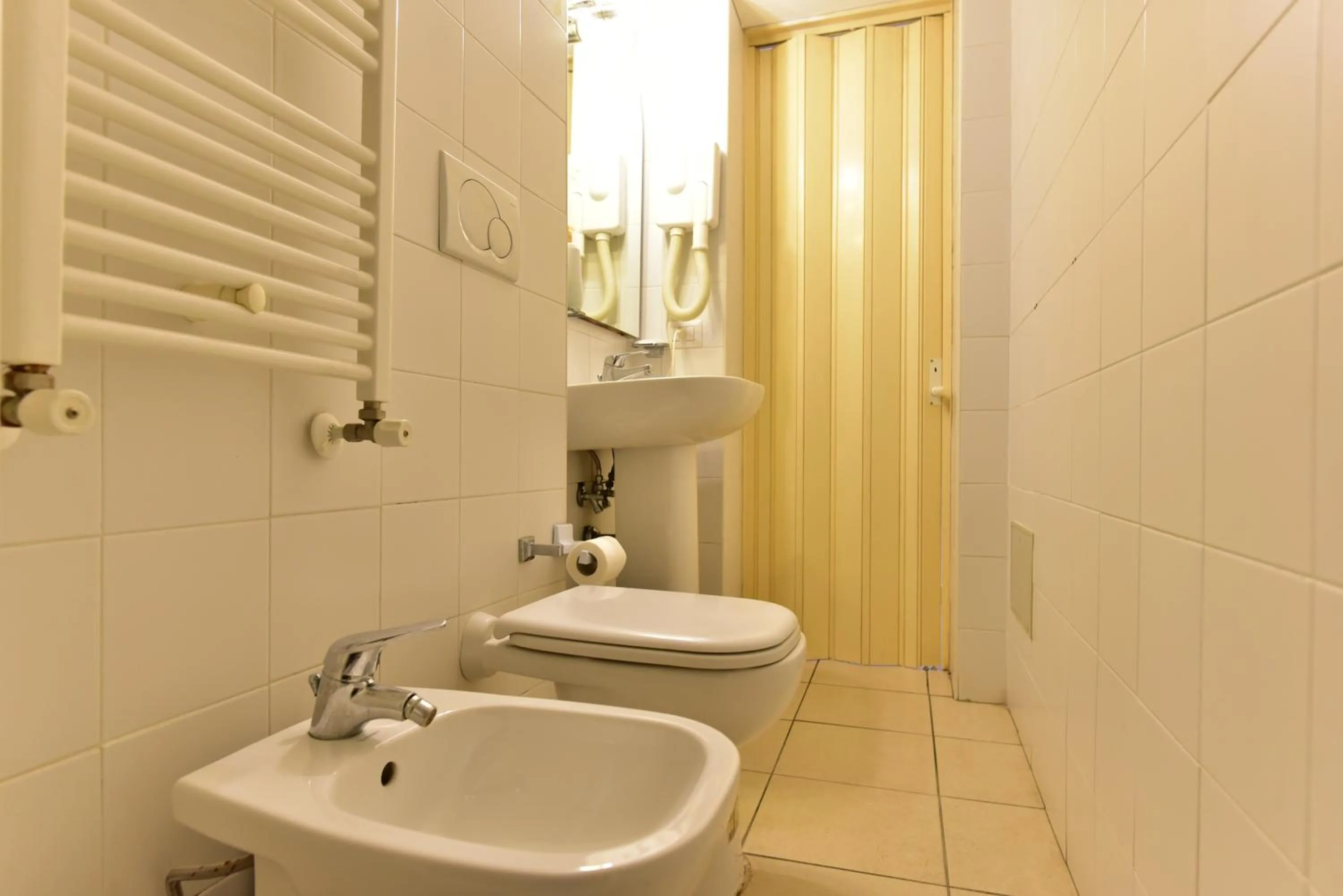 Shower in B&B Rome Terminal House