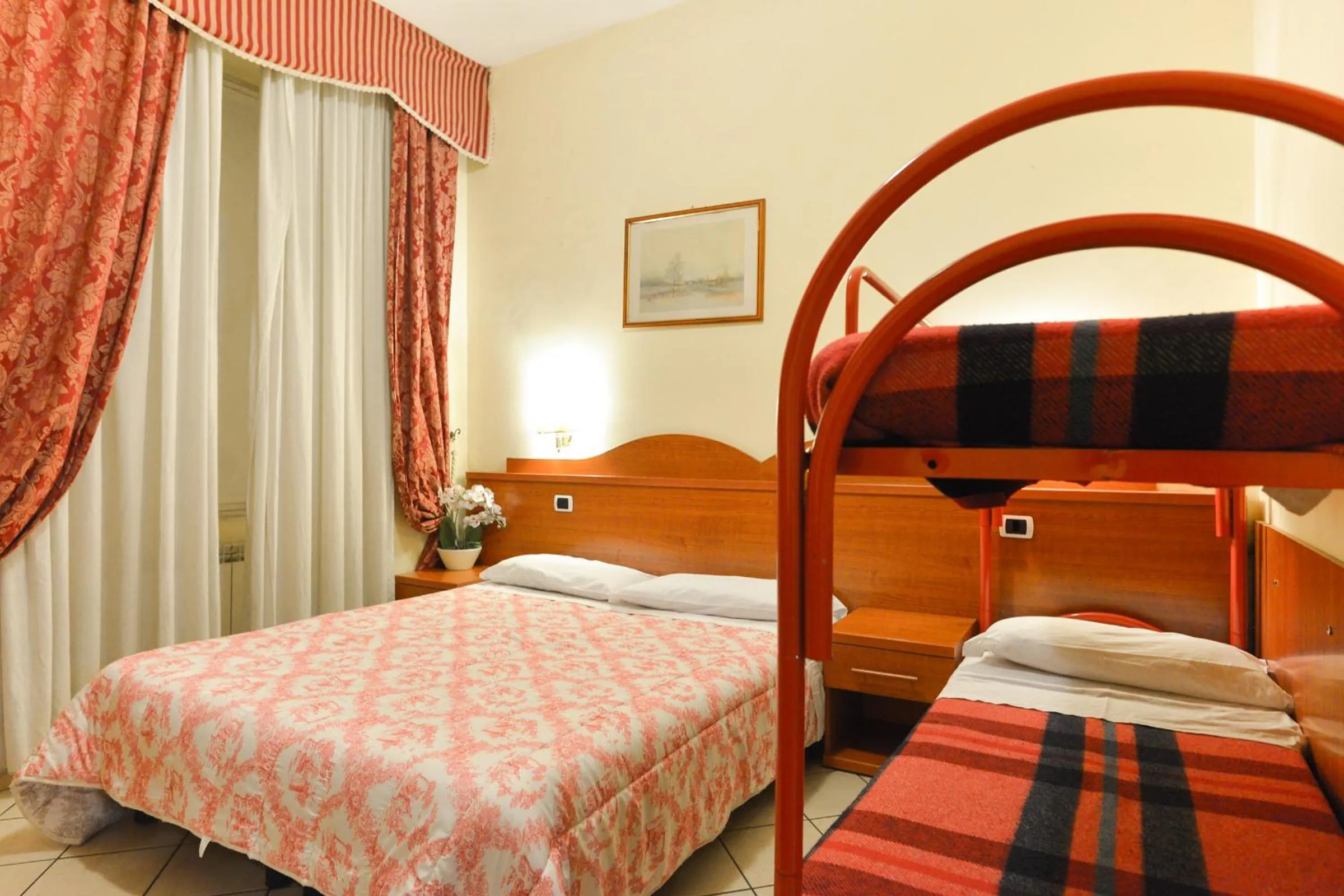 Photo of the whole room, Bed in B&B Rome Terminal House