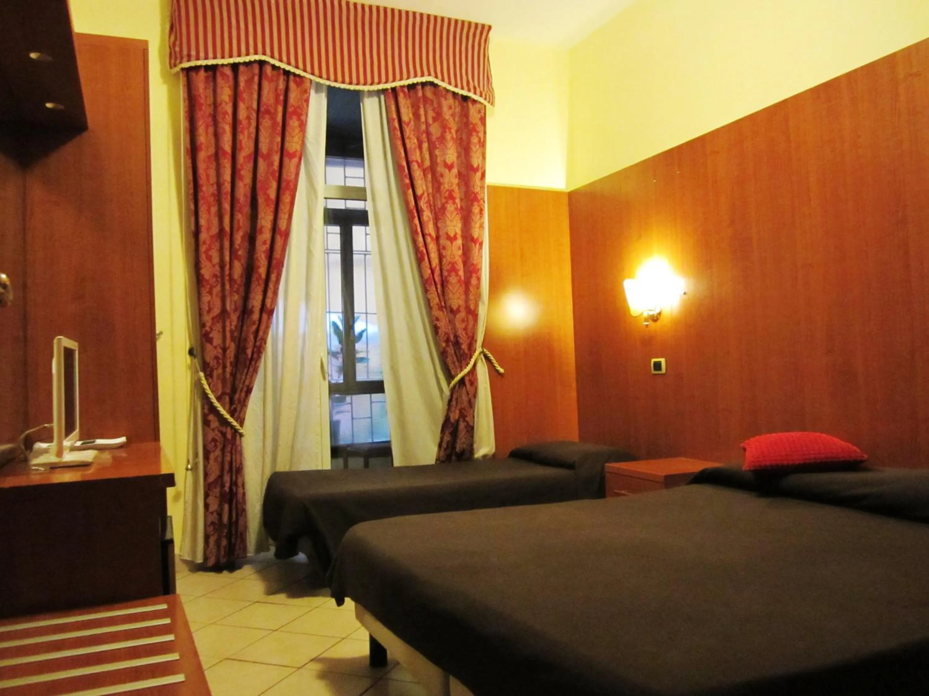 Bedroom, Bed in B&B Rome Terminal House