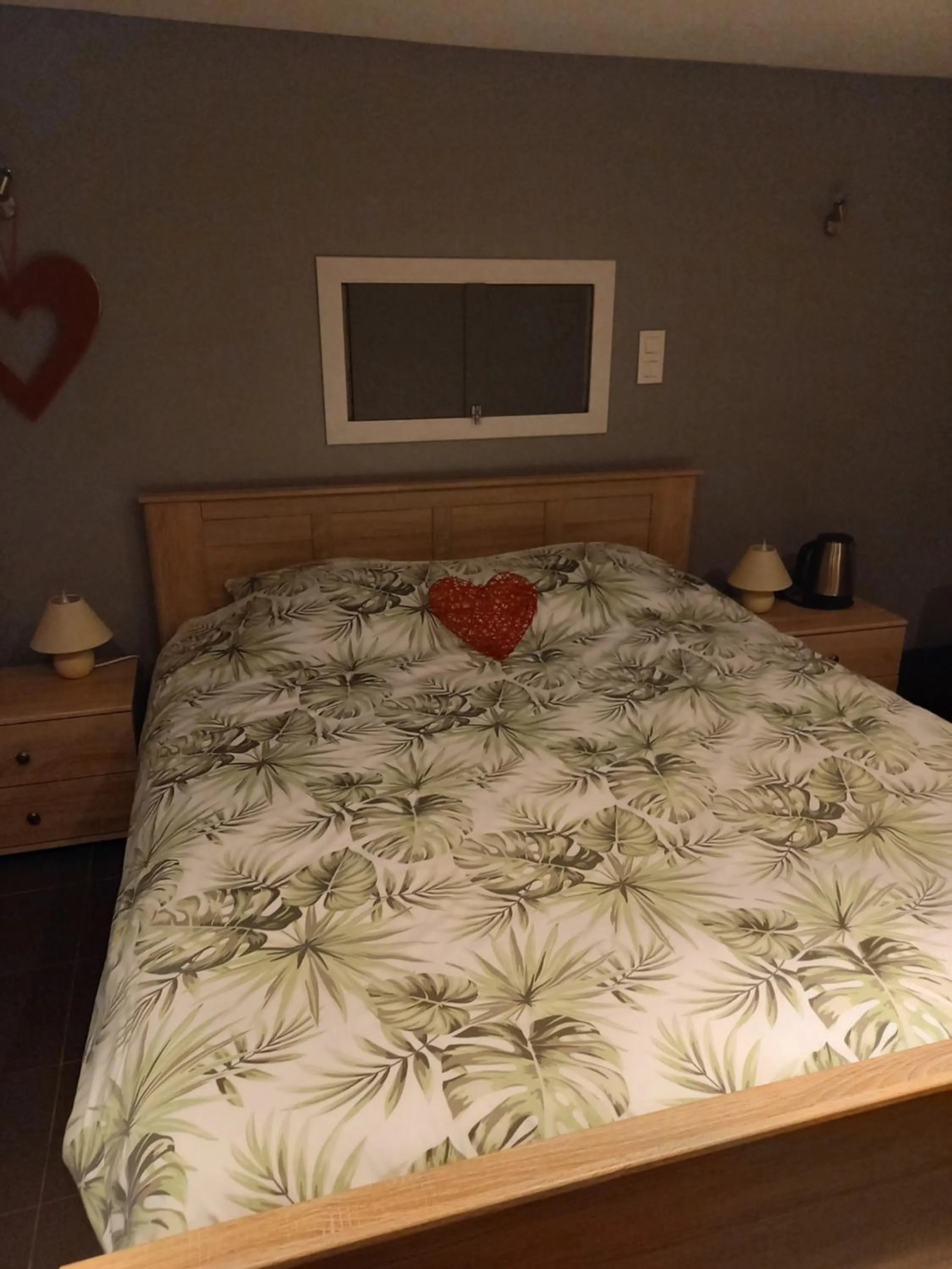 Bed in A La Reid Paisible