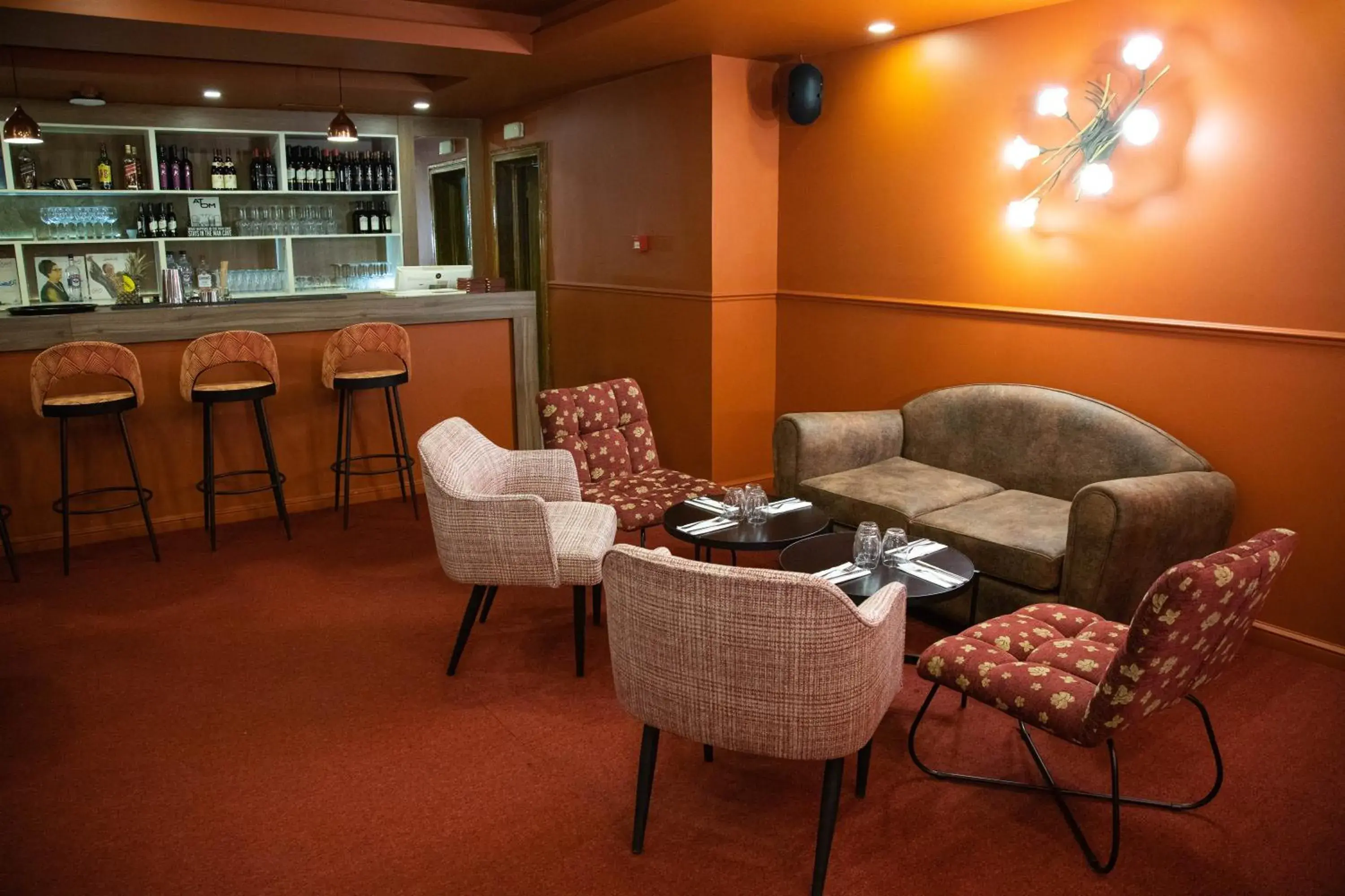 Lounge or bar in Hotel Ibn Khaldoun Lounge or bar in Hotel Ibn Khaldoun