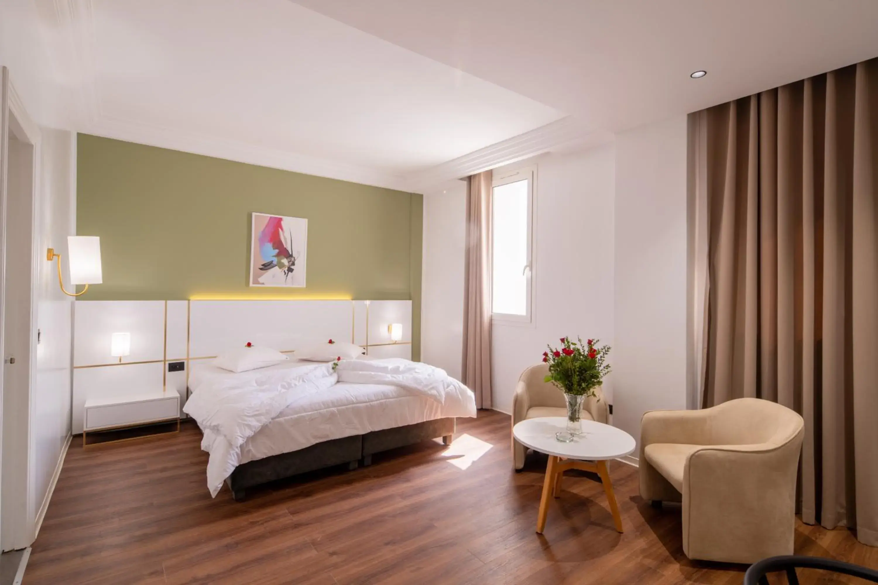 Deluxe Double Room in Hotel Ibn Khaldoun Deluxe Double Room in Hotel Ibn Khaldoun