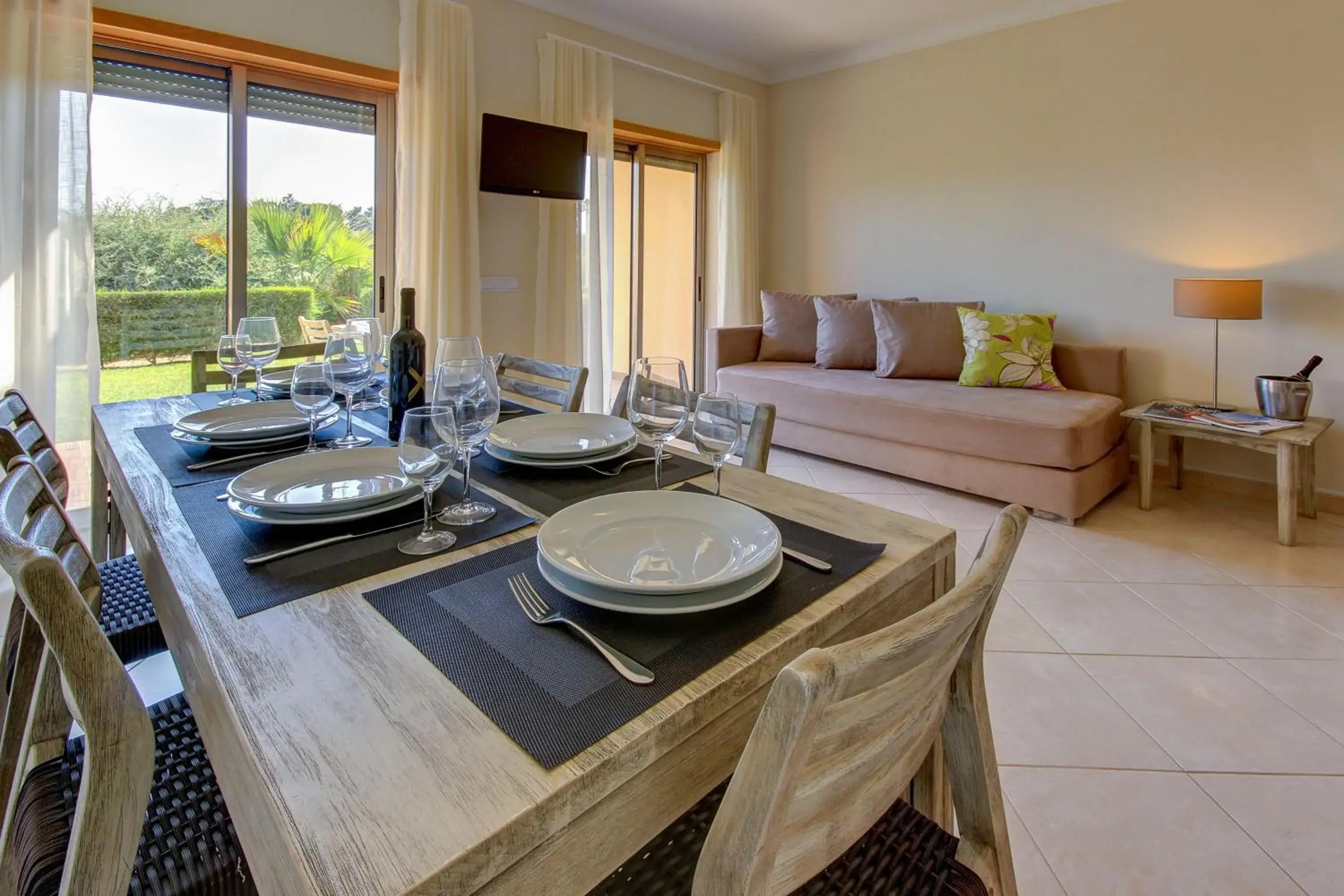 Restaurant/places to eat in Pinheiros da Balaia Villas Restaurant/places to eat in Pinheiros da Balaia Villas