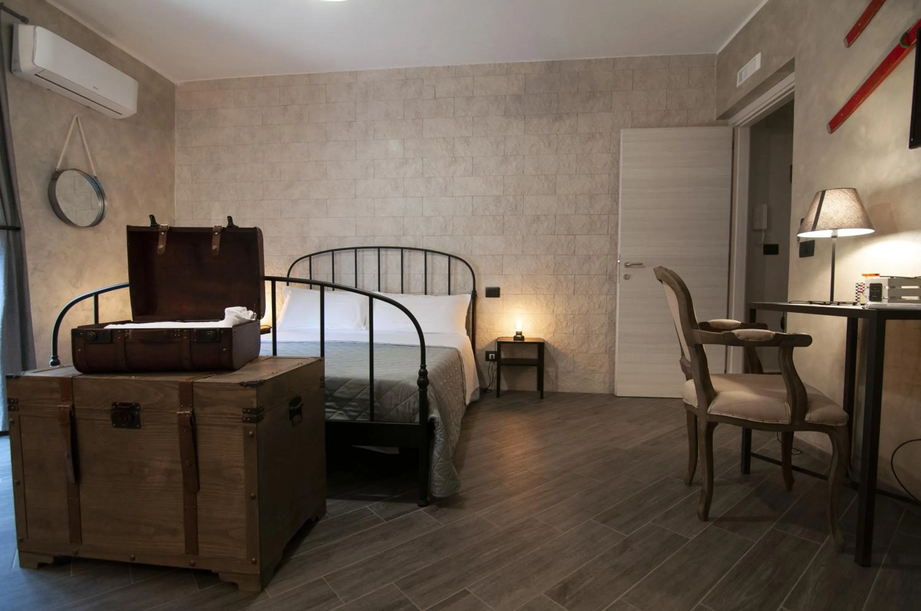 Photo of the whole room, Bed in Principe Giardinelli