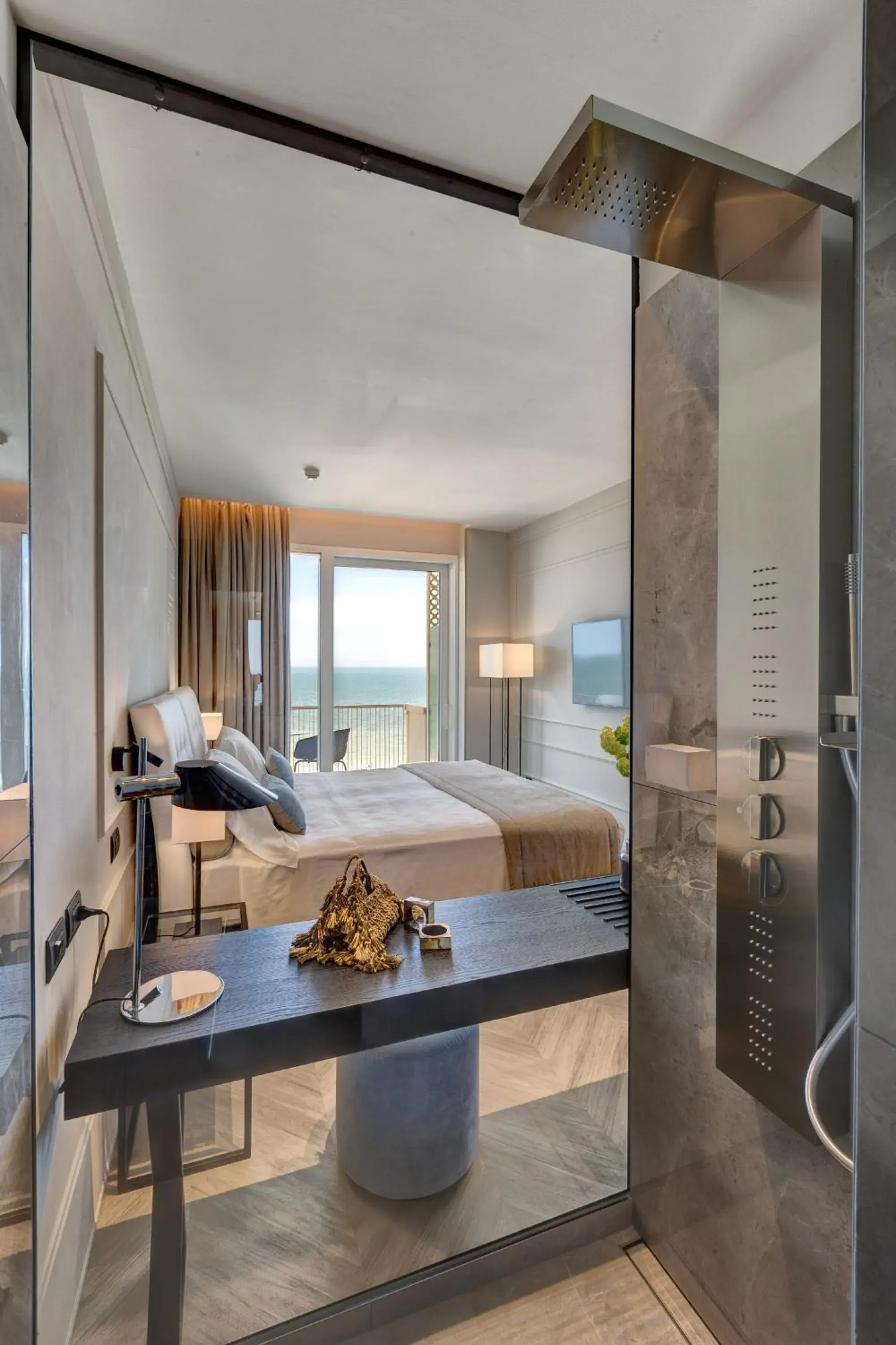 Bedroom, Bed in Hotel Abner's Bedroom, Bed in Hotel Abner's