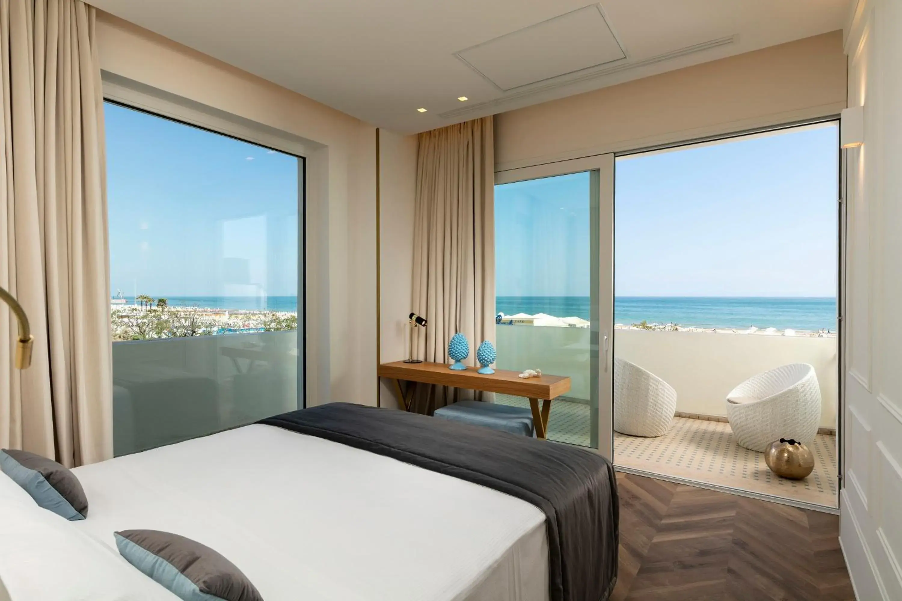 Photo of the whole room, Bed in Hotel Abner's Photo of the whole room, Bed in Hotel Abner's