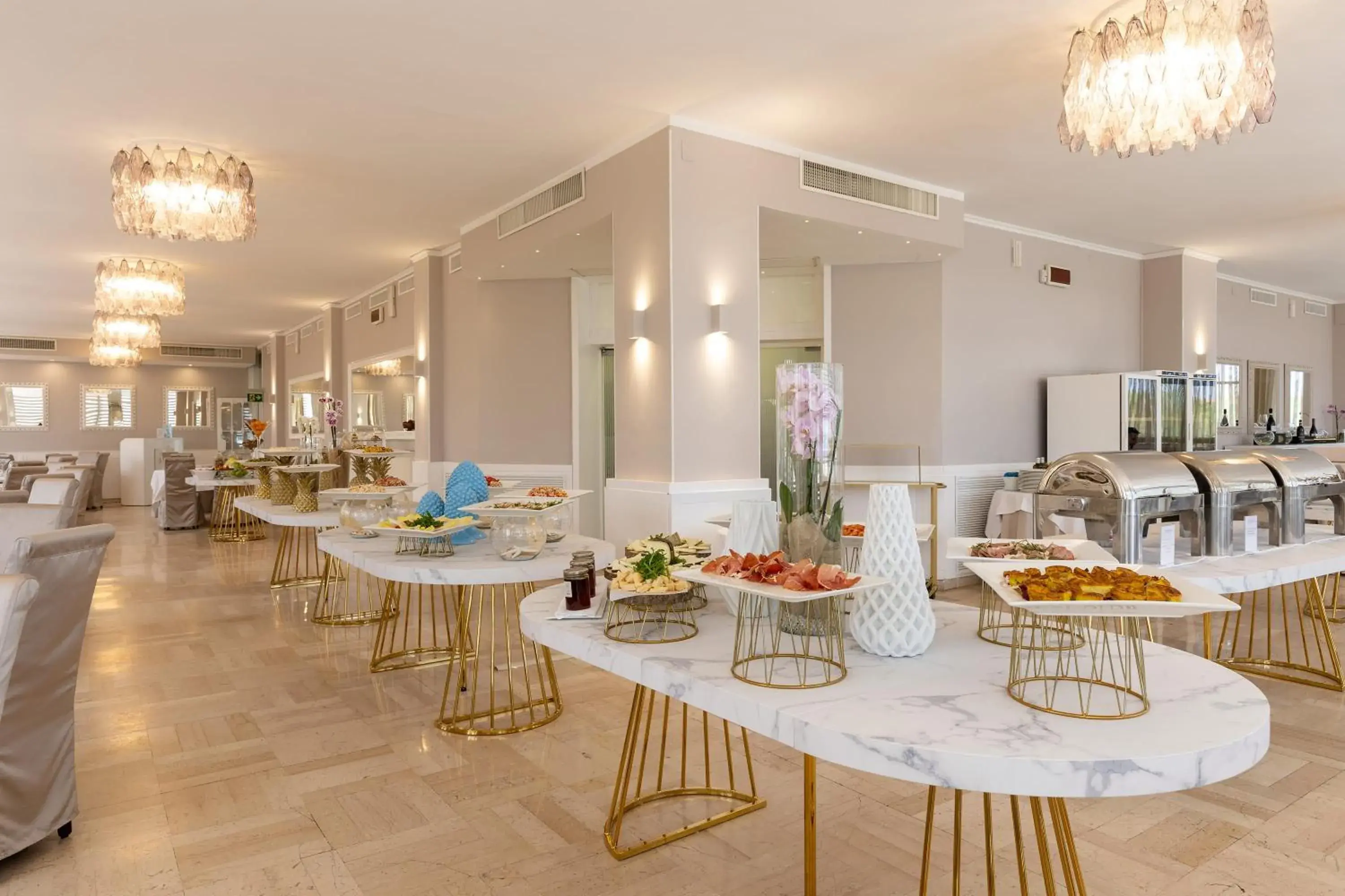 Restaurant/places to eat in Hotel Abner's Restaurant/places to eat in Hotel Abner's