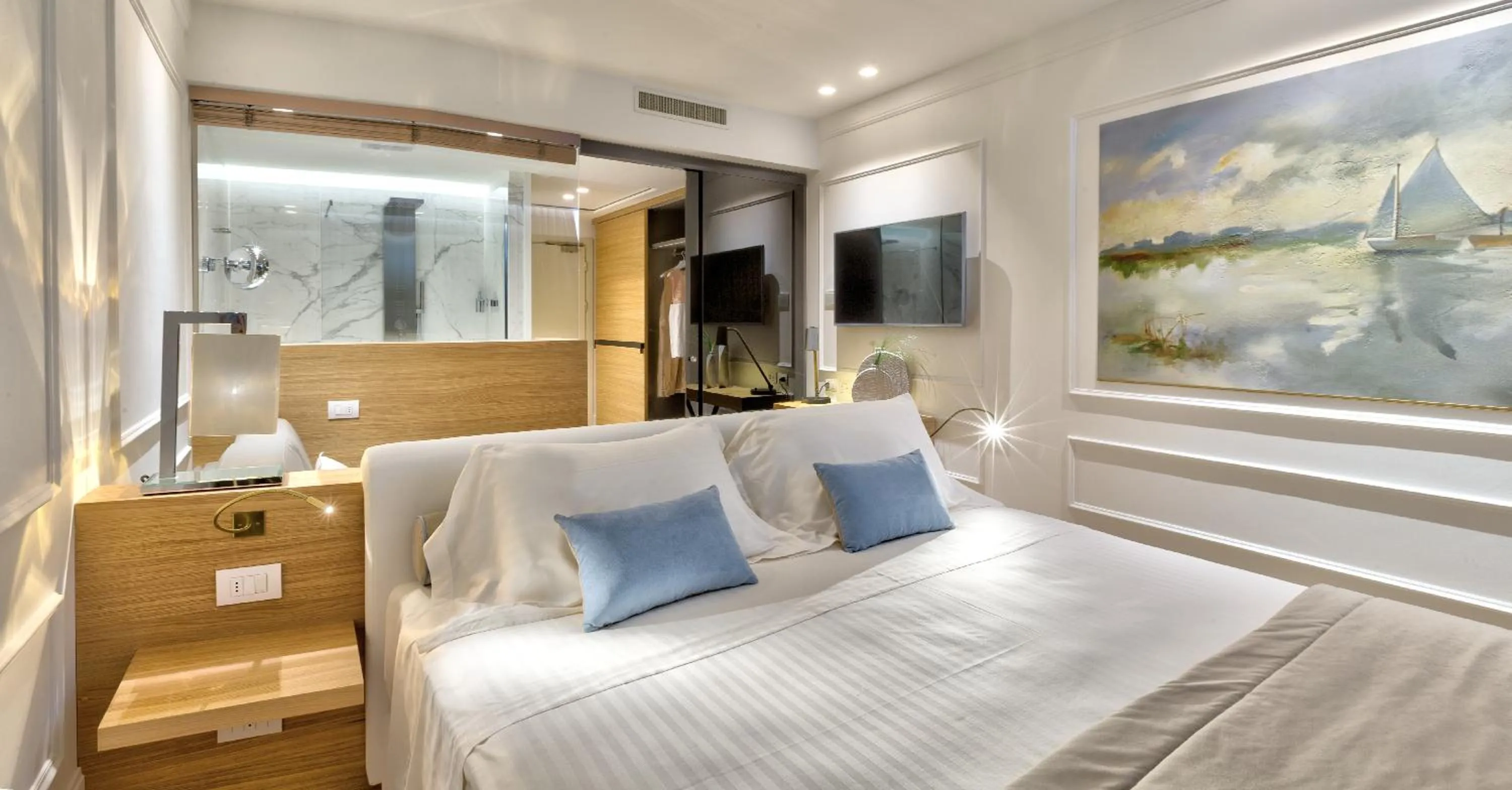 Photo of the whole room, Bed in Hotel Abner's