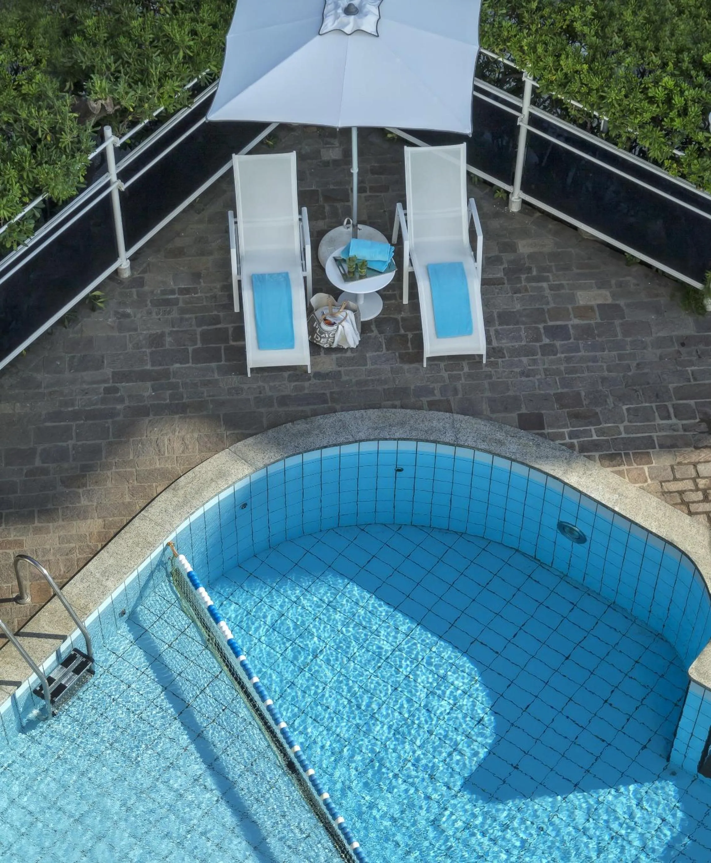Pool view in Hotel Abner's