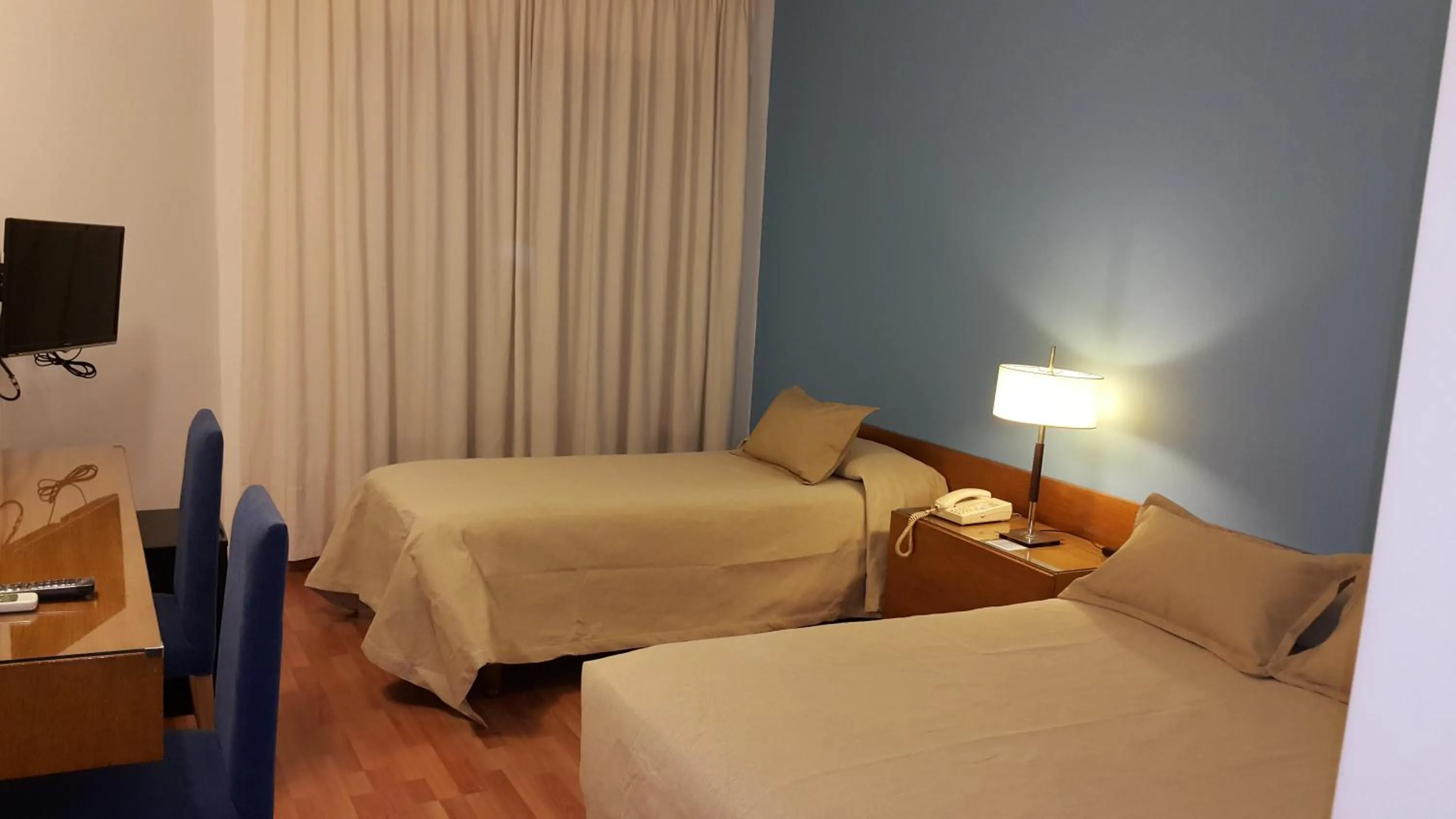Photo of the whole room, Bed in Hotel Avenida