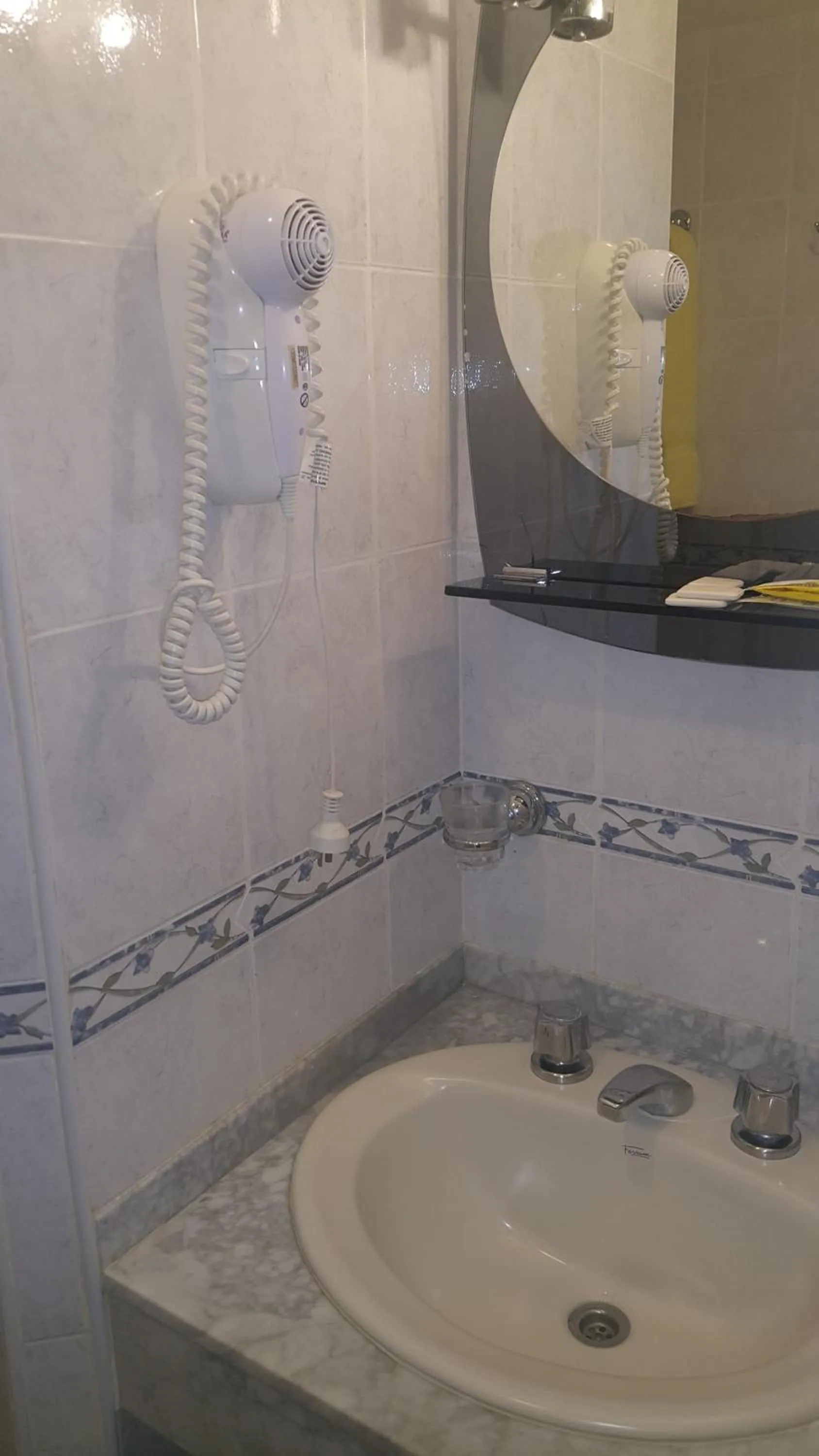 Bathroom in Hotel Avenida