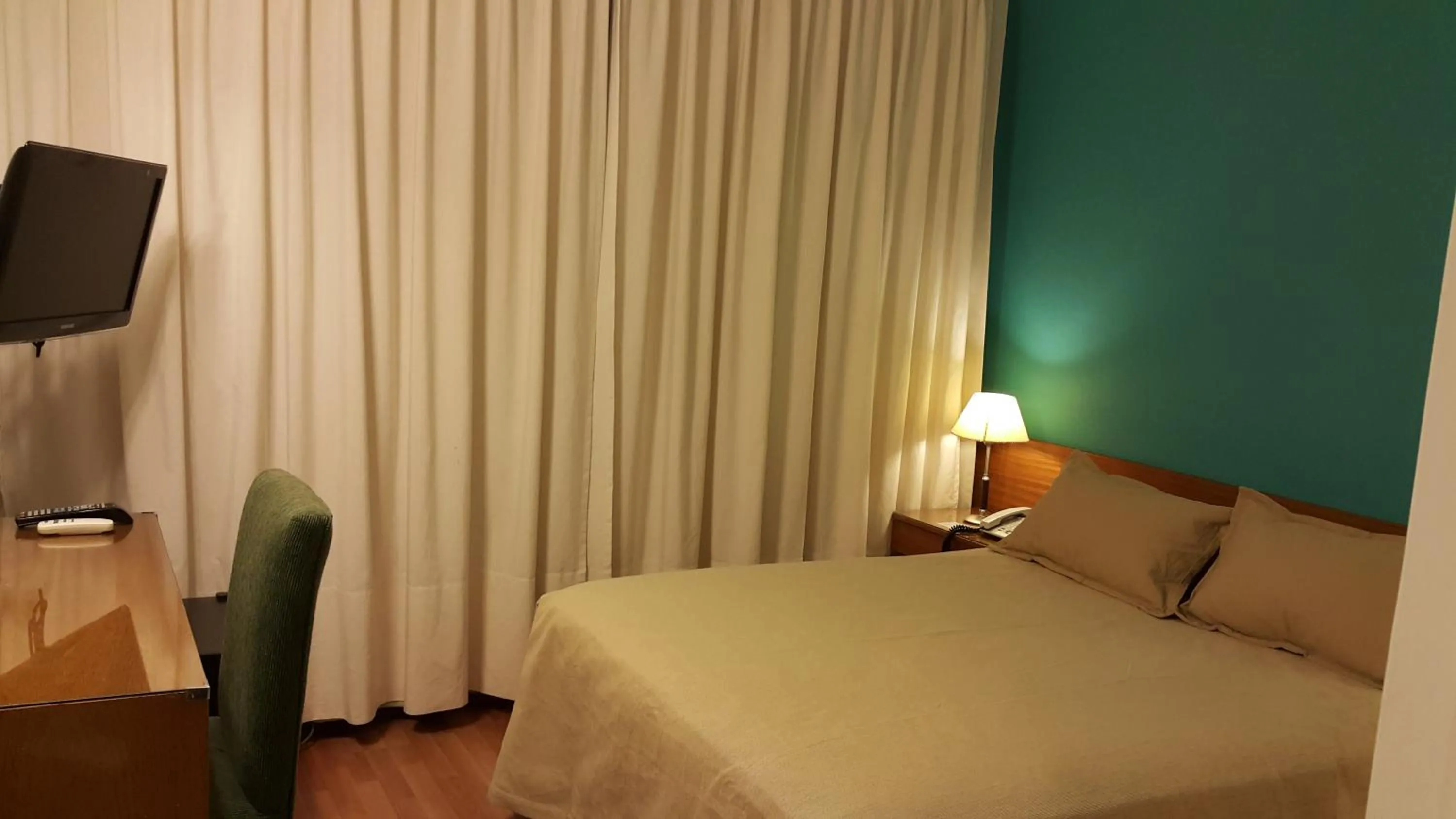 Bed in Hotel Avenida