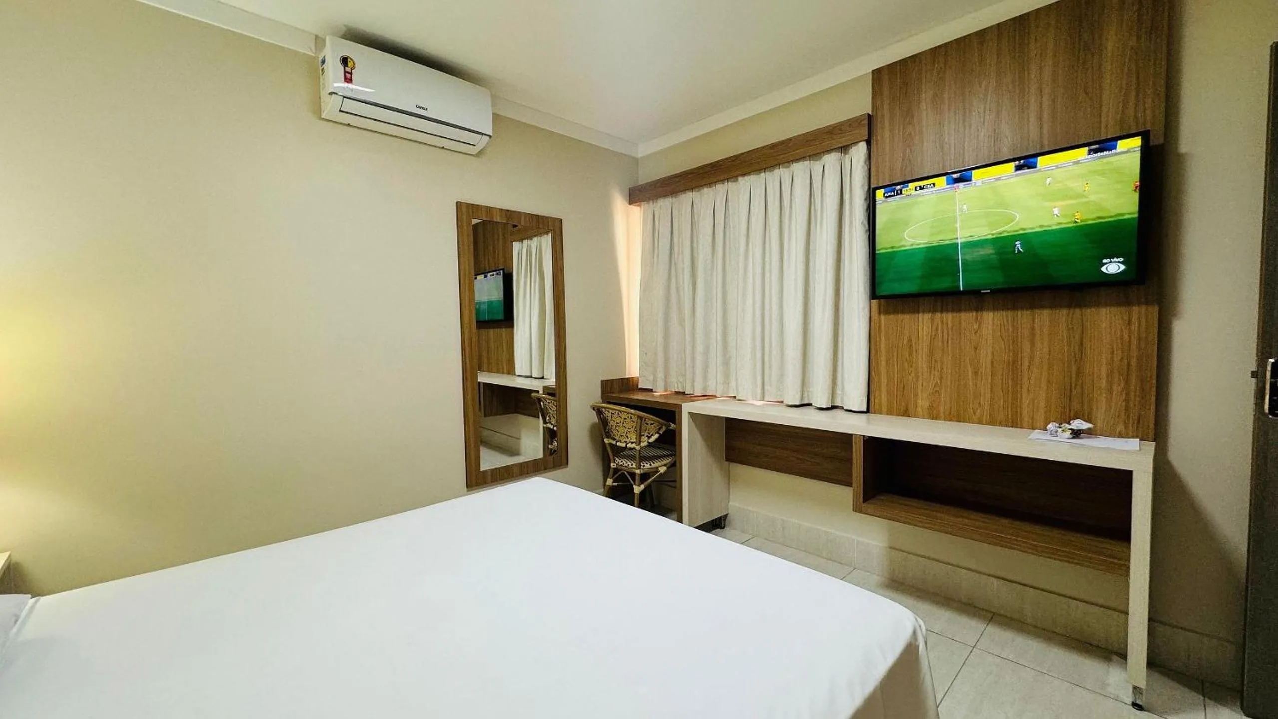 Photo of the whole room, Bed in Piazza diRoma - VaciaTemporada