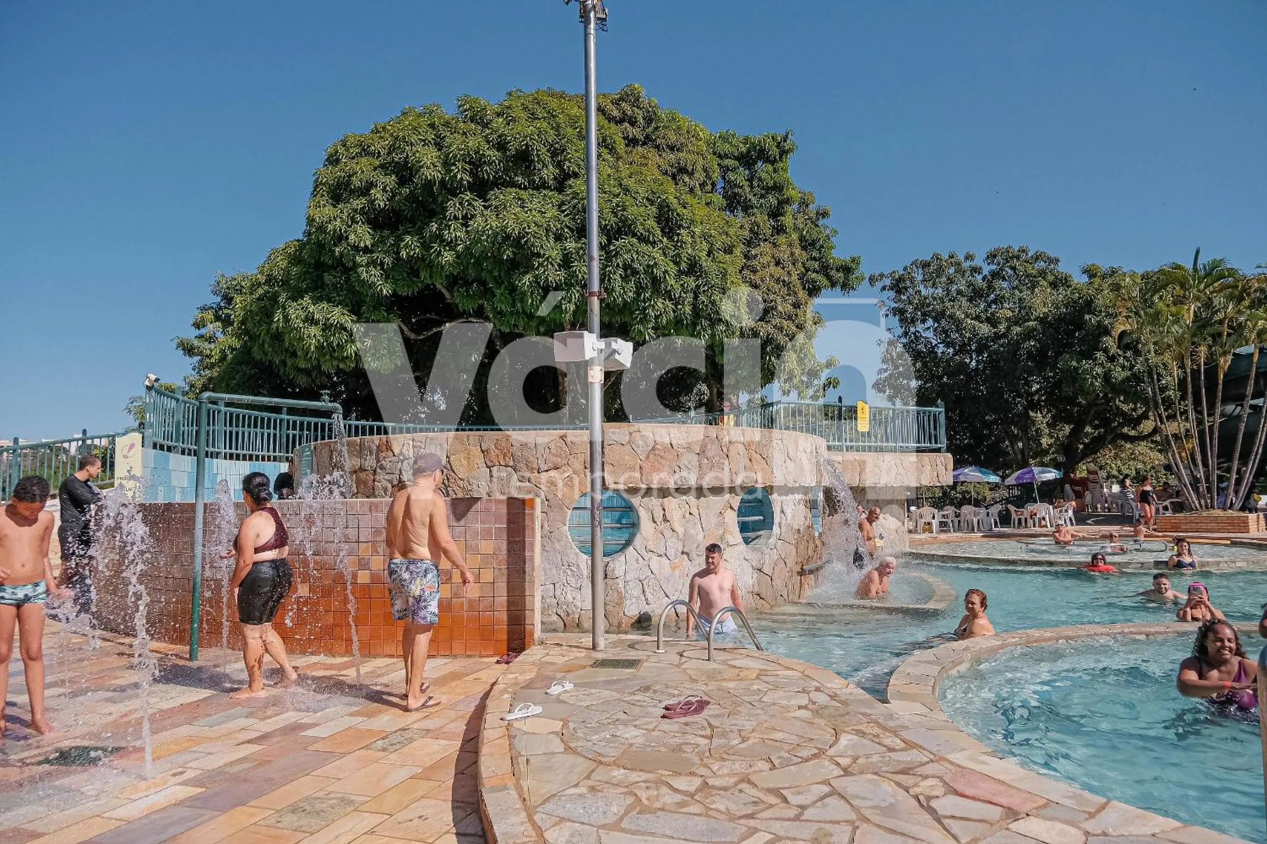 Aqua park in Piazza diRoma - VaciaTemporada