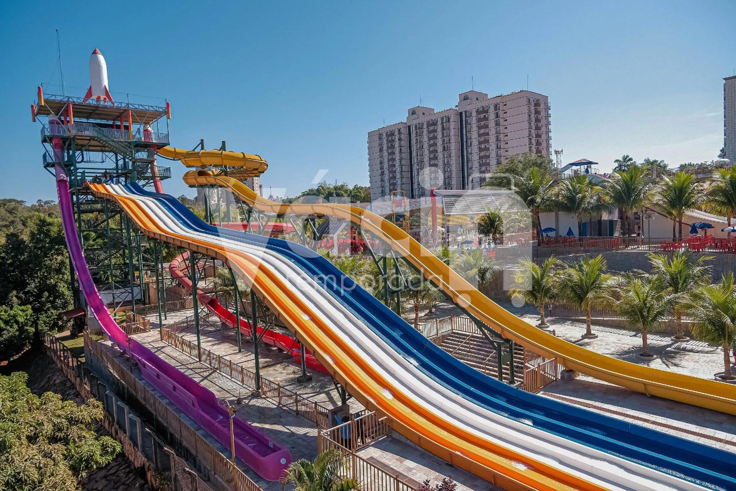 Aqua park in Piazza diRoma - VaciaTemporada