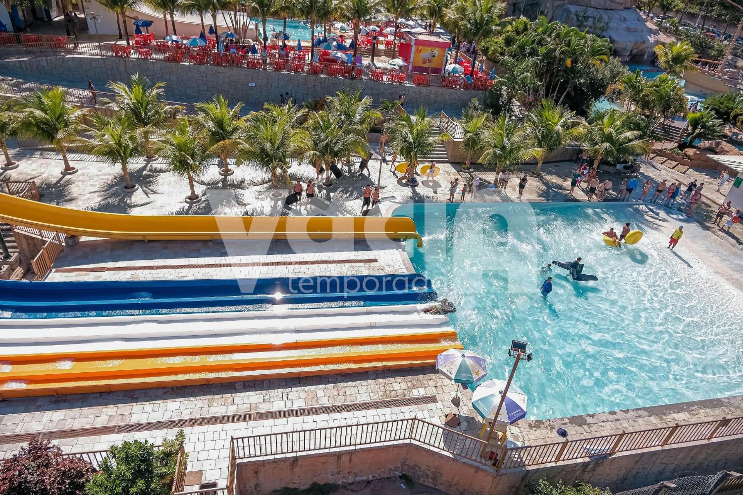 Aqua park in Piazza diRoma - VaciaTemporada