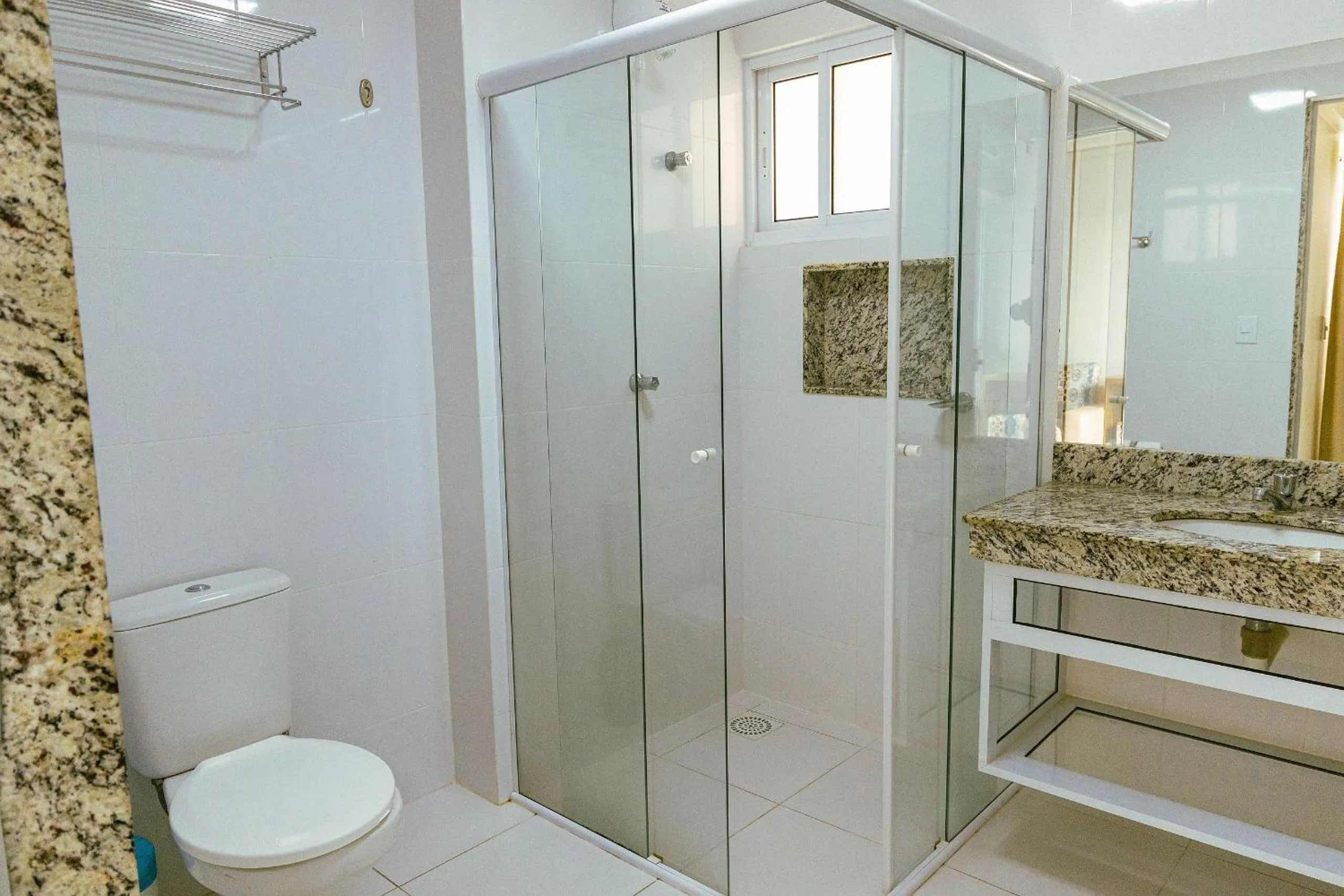 Toilet in Piazza diRoma - VaciaTemporada