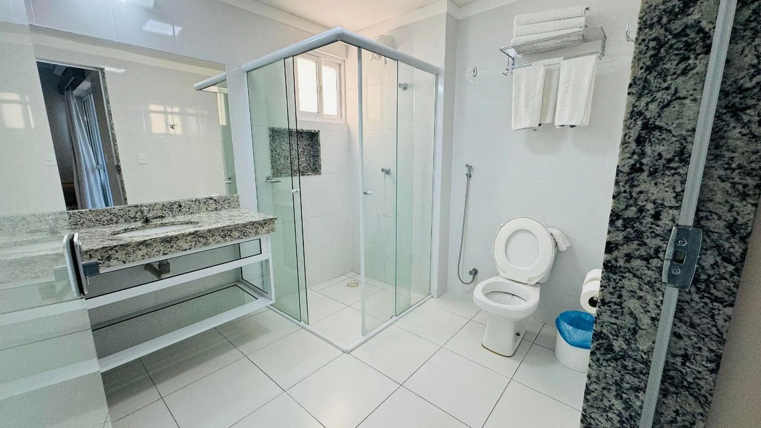 Toilet in Piazza diRoma - VaciaTemporada