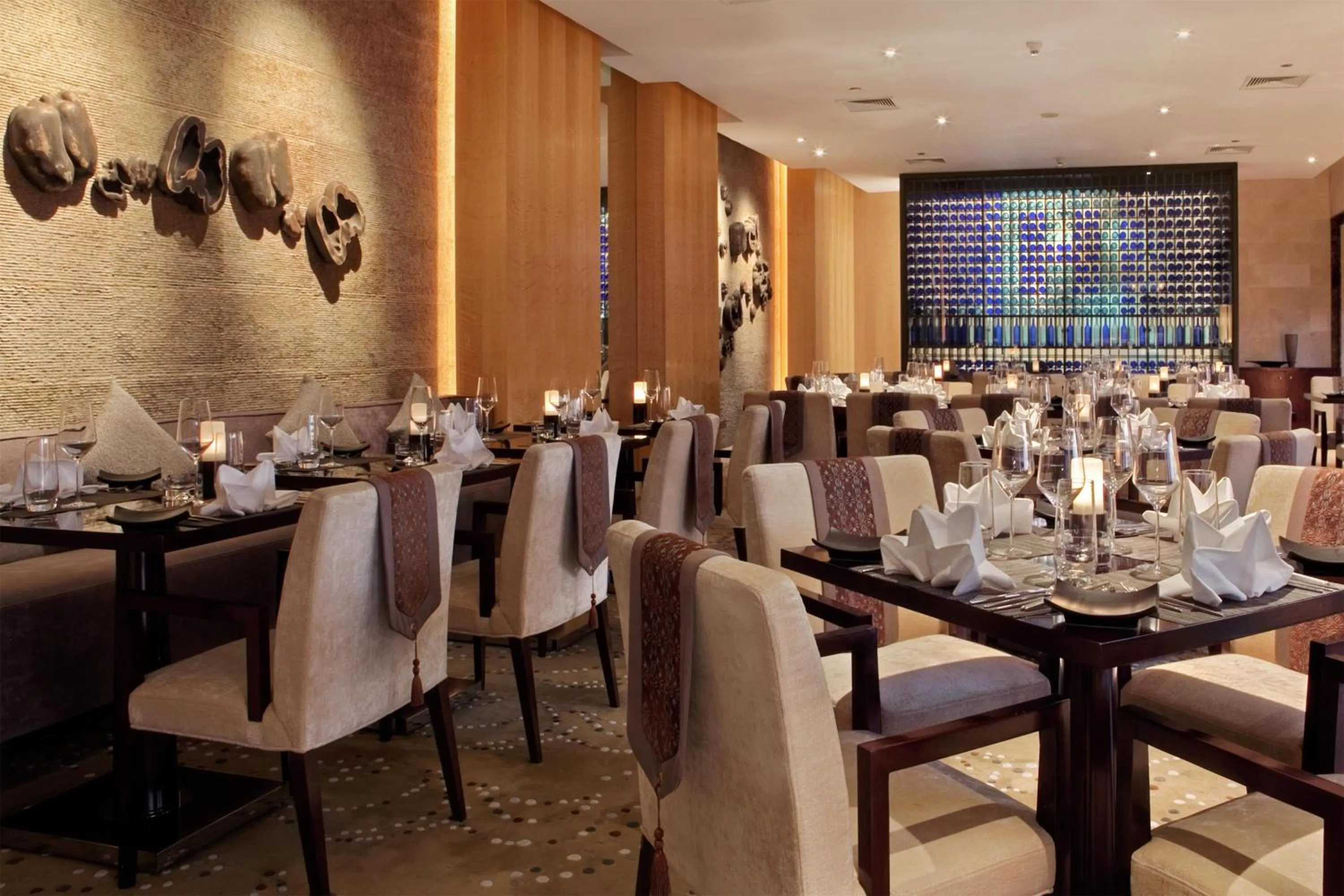 Restaurant/places to eat in Hilton Luxor Resort & Spa