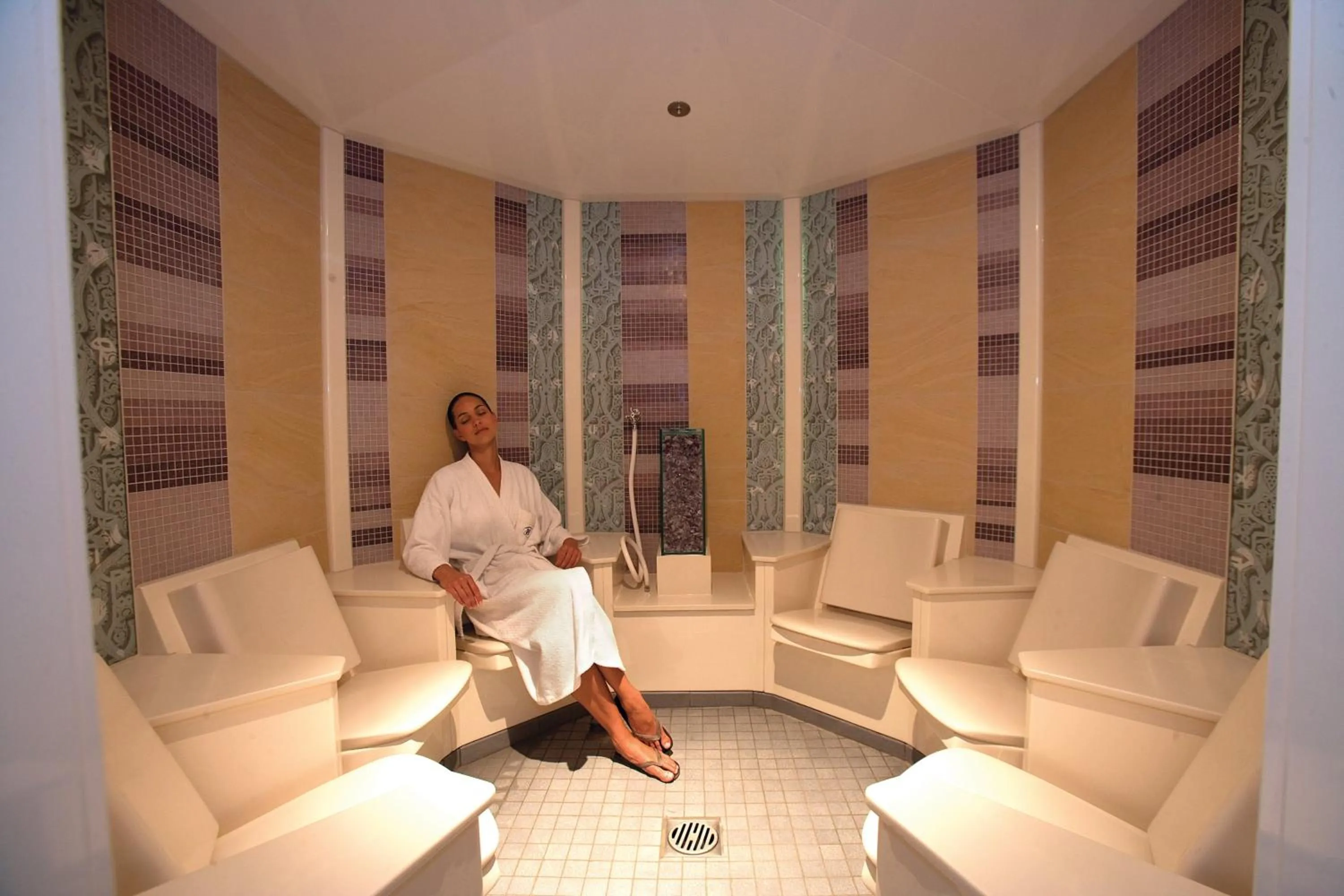 Sauna in Hilton Luxor Resort & Spa