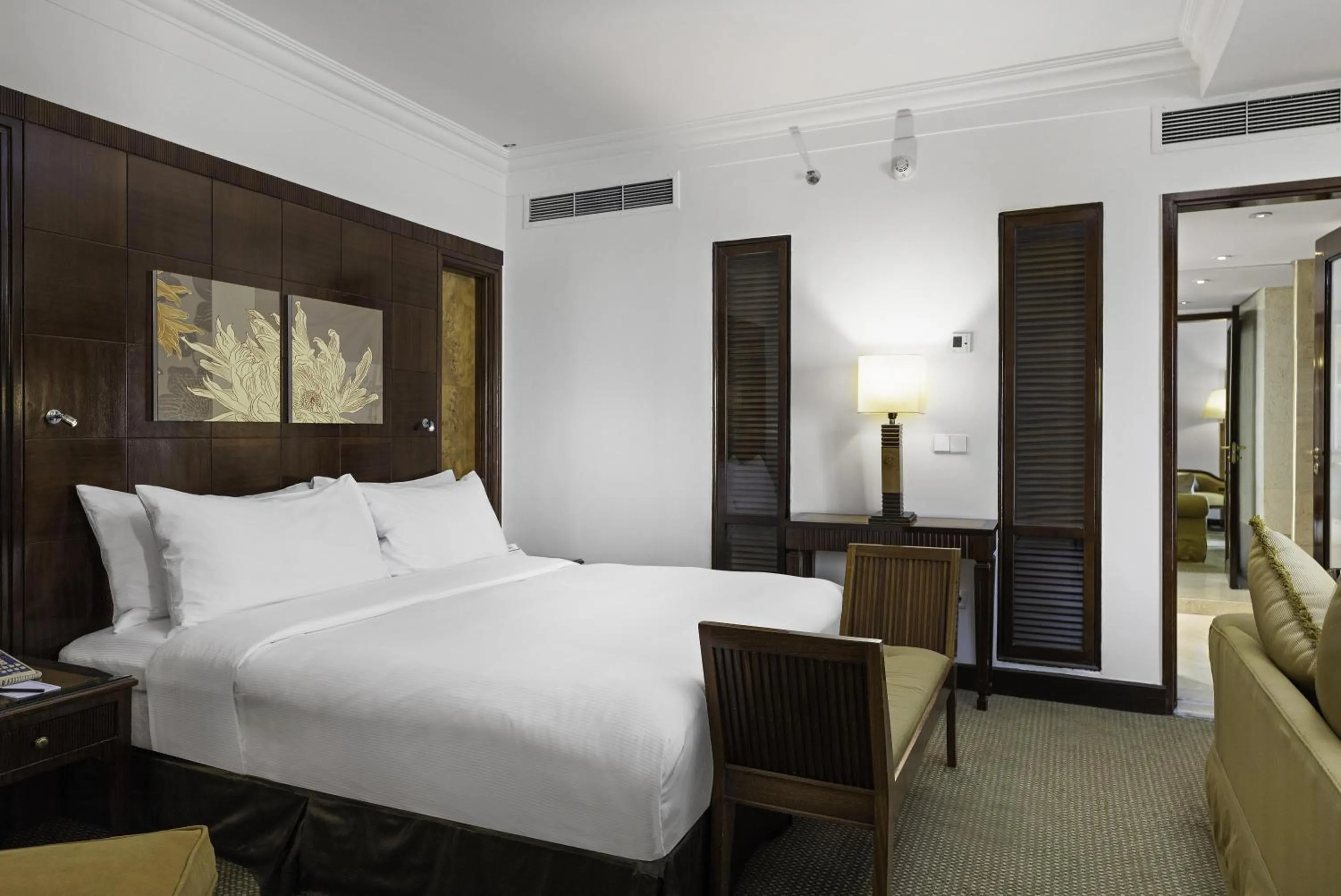 Bed in Hilton Luxor Resort & Spa