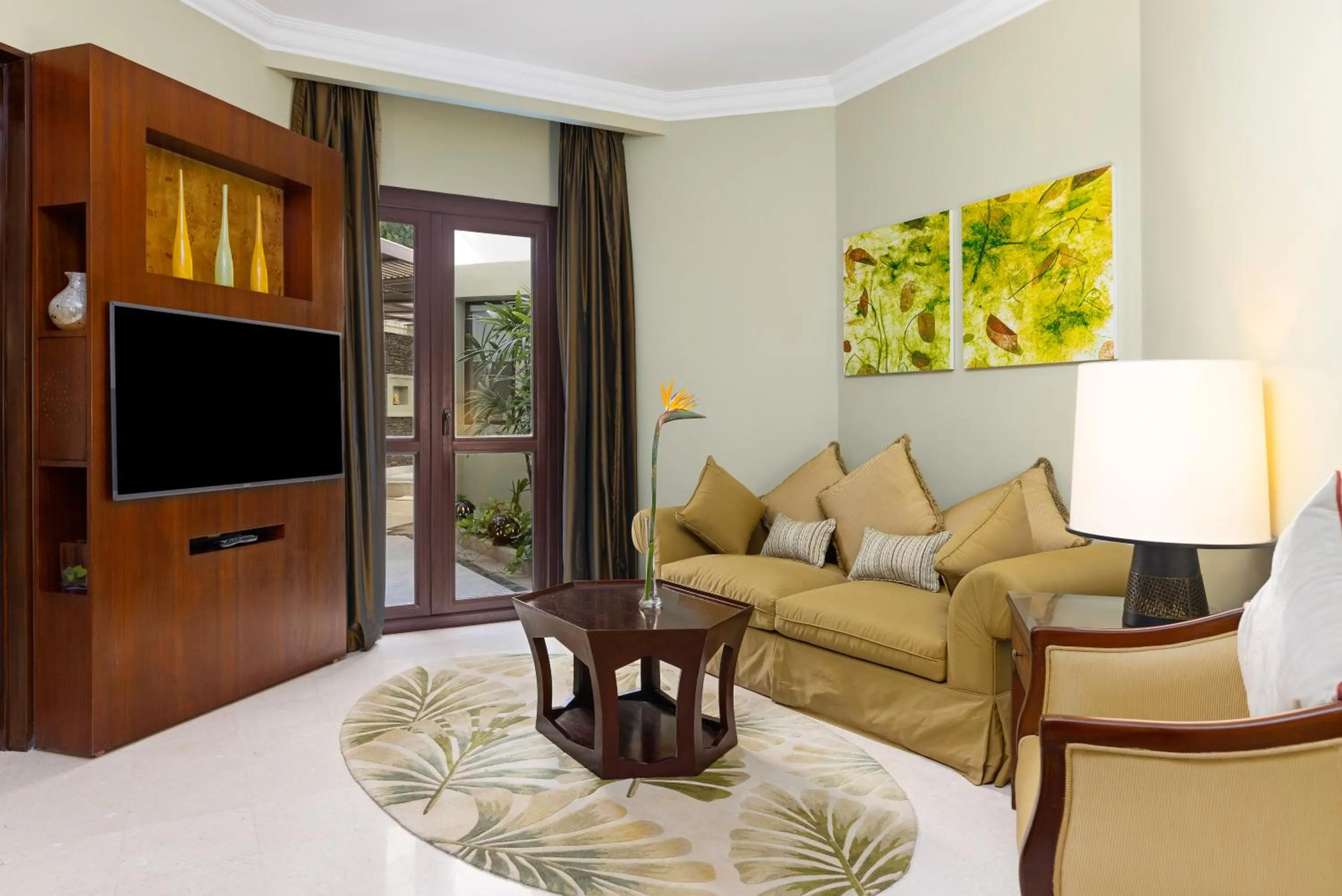 Living room in Hilton Luxor Resort & Spa