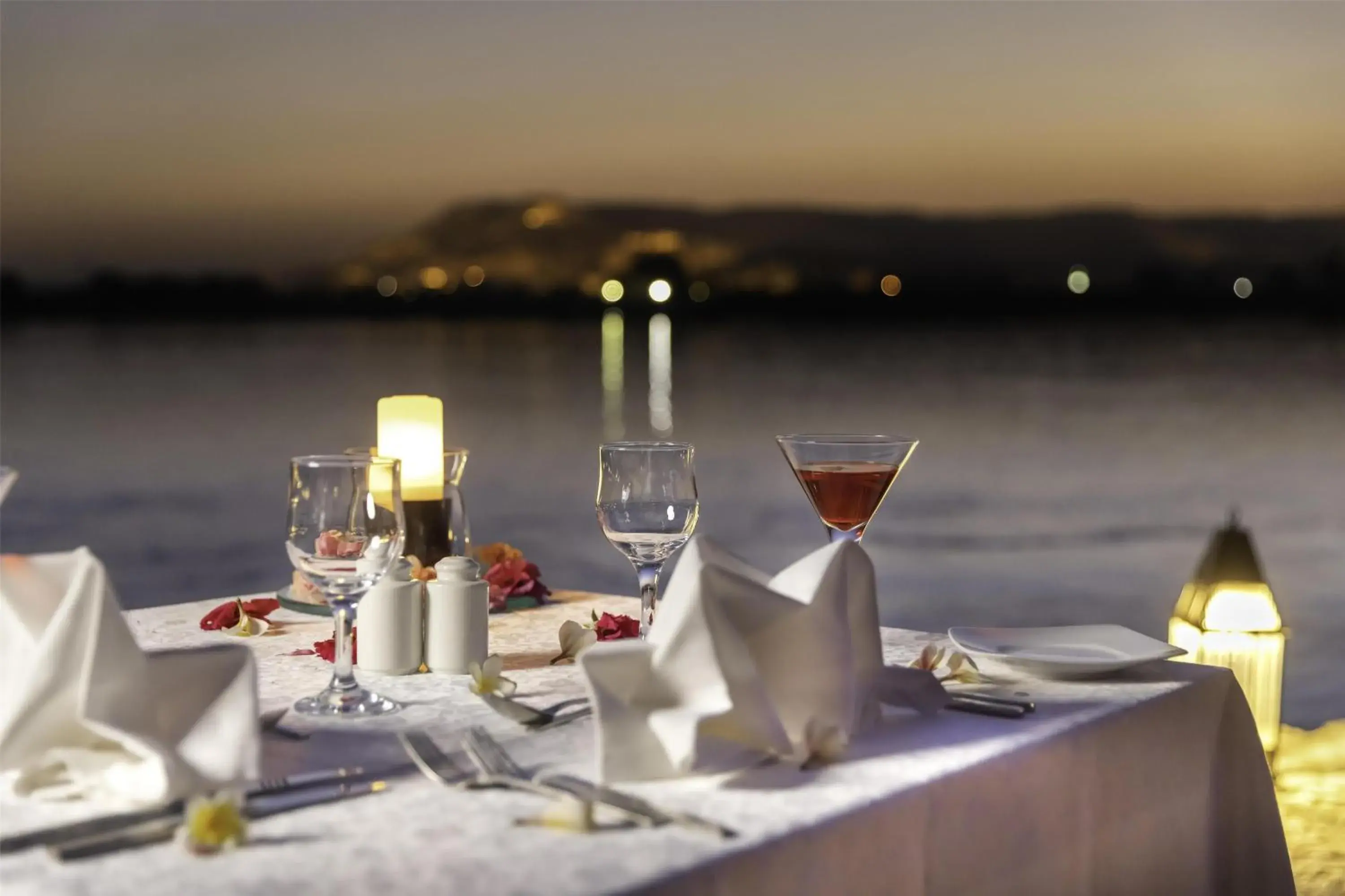 Restaurant/places to eat in Hilton Luxor Resort & Spa Restaurant/places to eat in Hilton Luxor Resort & Spa