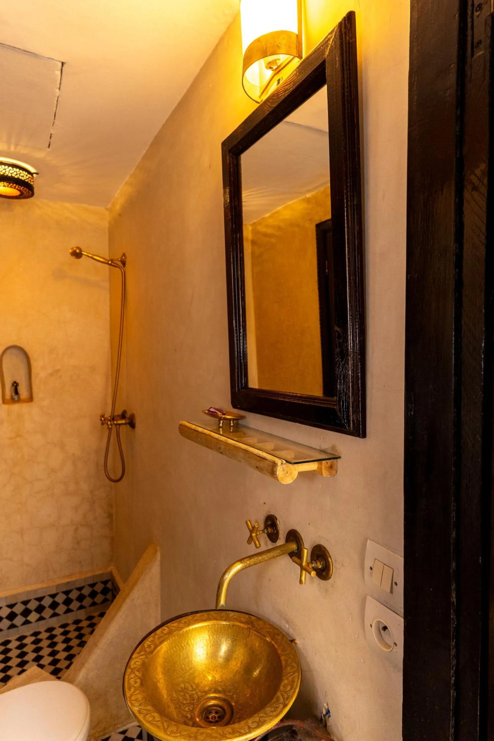 Shower in Riad Shambala