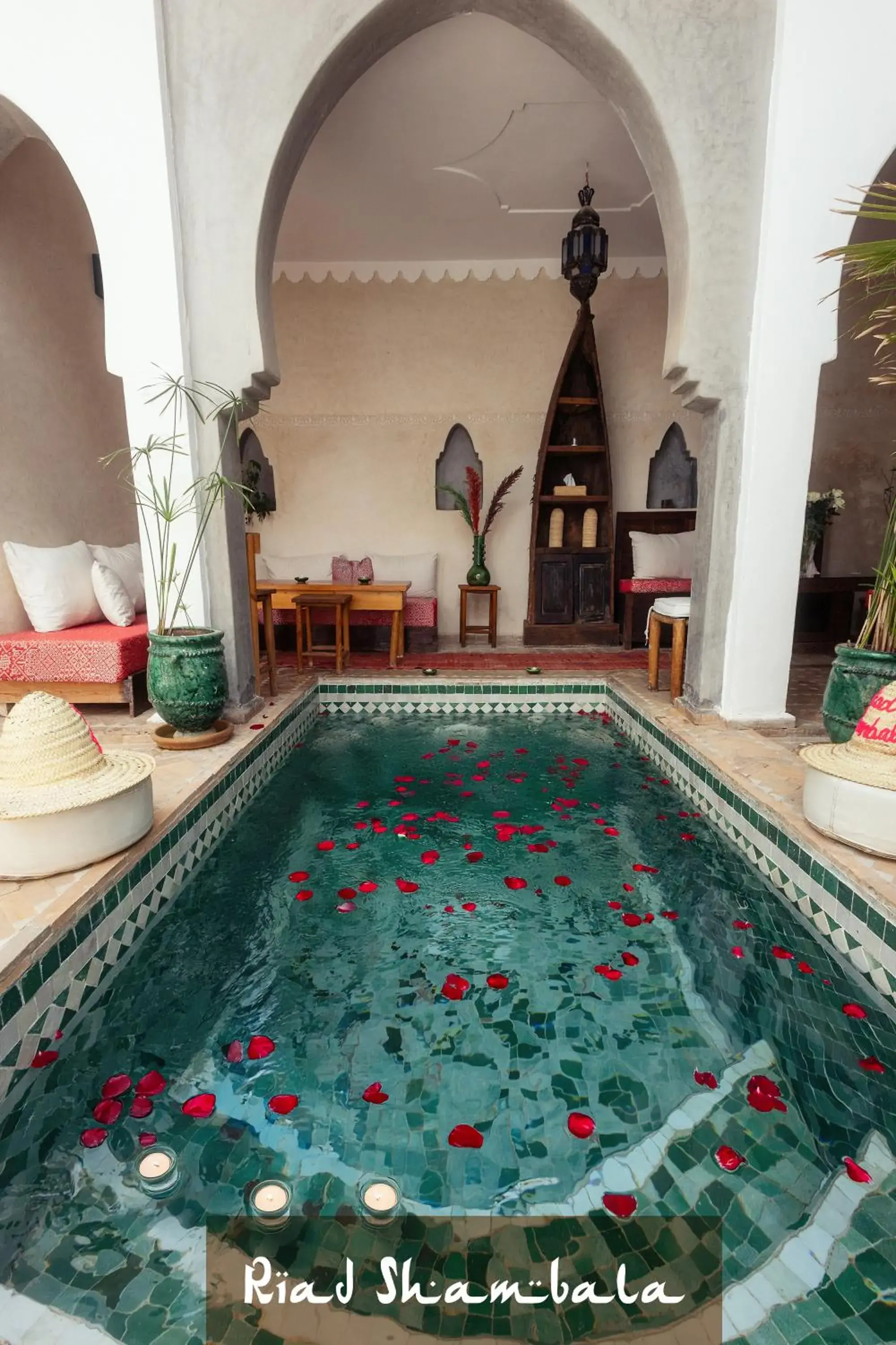 Five-Bedroom House in Riad Shambala Five-Bedroom House in Riad Shambala