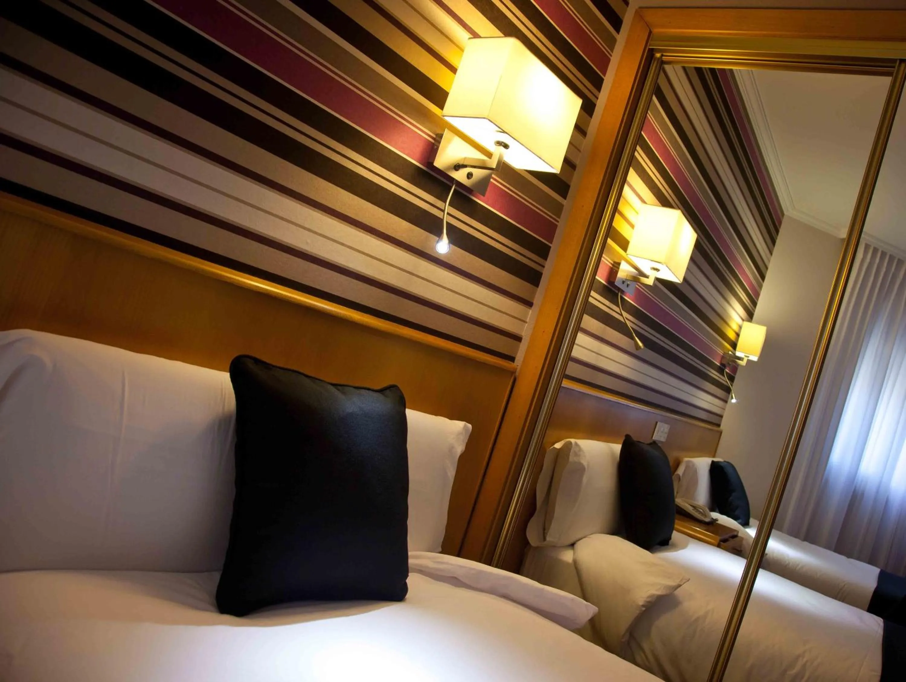 Decorative detail, Bed in Hotel Palacio de Cristal